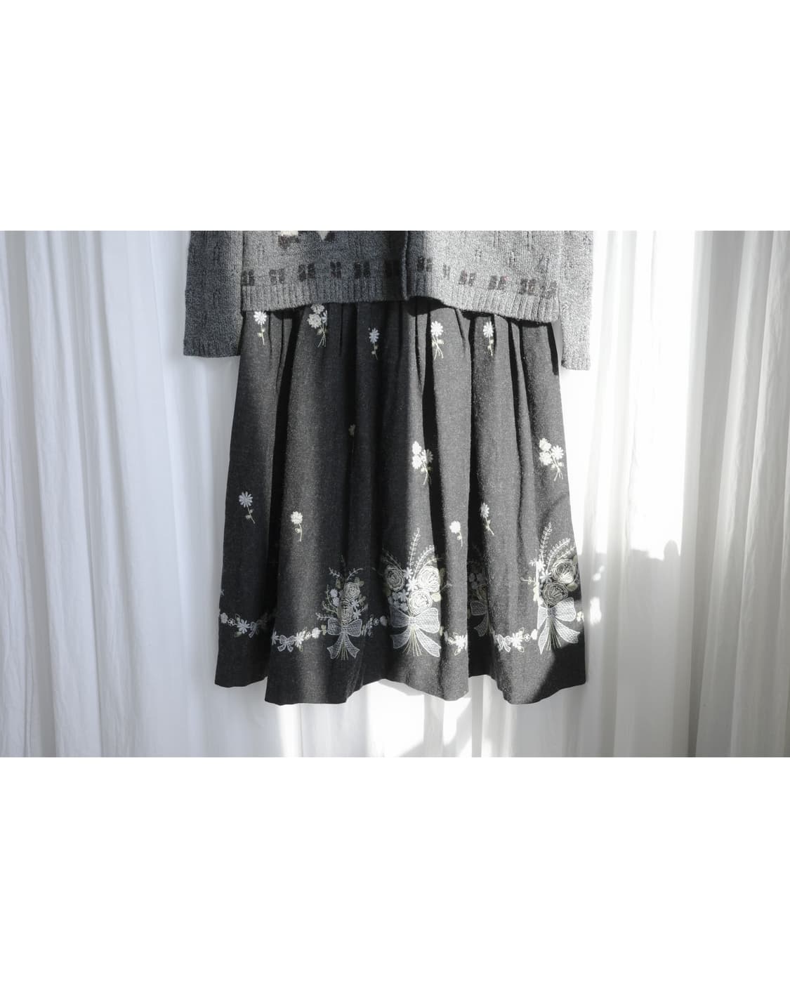 Place pause flower skirt 상품이미지1