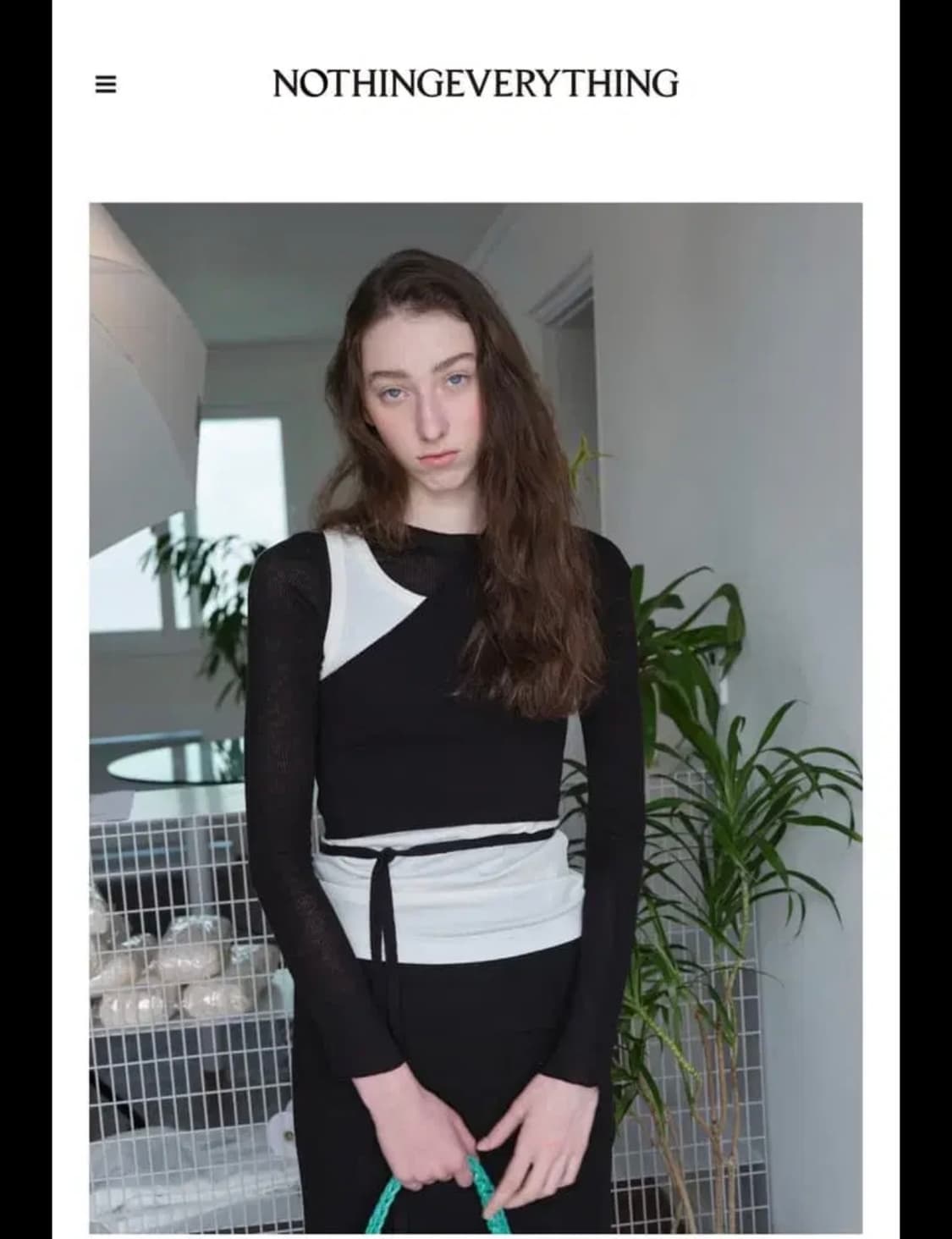 새상품) 낫띵에브리띵 - 사선 컷아웃 탑_black 상품이미지3