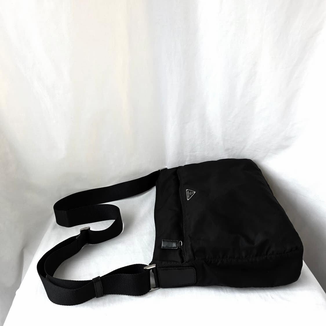 [정품 PRADA] 프라다 투지퍼 나일론 크로스백 숄더백 남녀공용 상품이미지3
