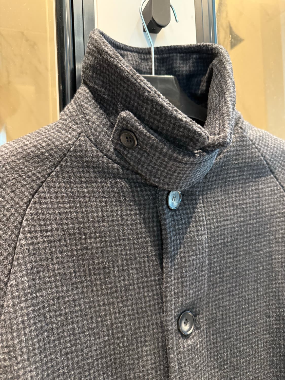 어반디타입 차콜 체크 발마칸 코트 상품이미지1