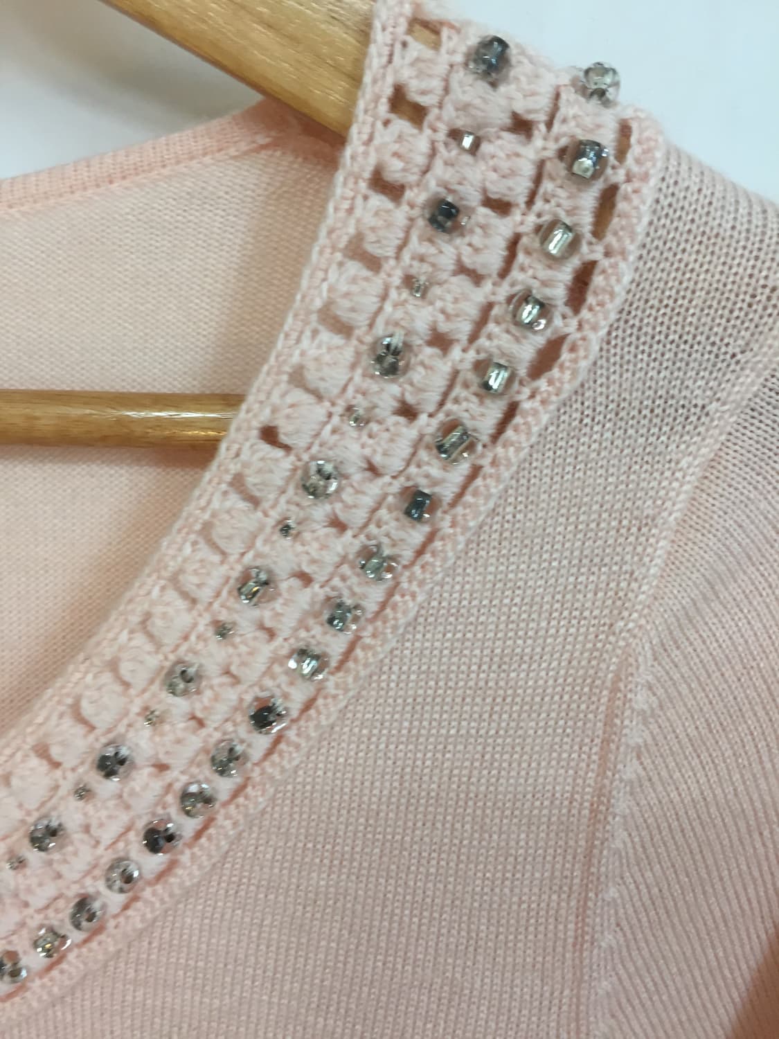 큐빅 브이넥 탑 상품이미지3