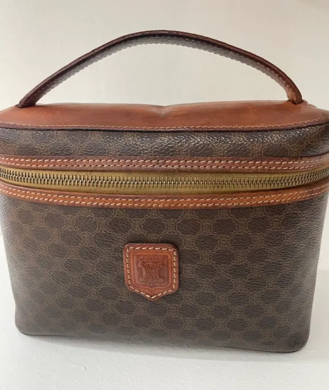 셀린느 마카담 베니티백 상품이미지2