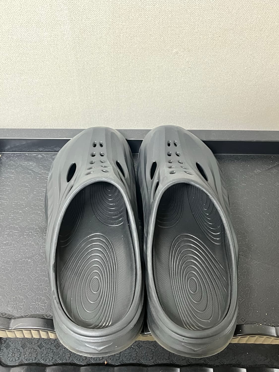 호카 오라 리커버리 뮬 블랙 280 상품이미지2