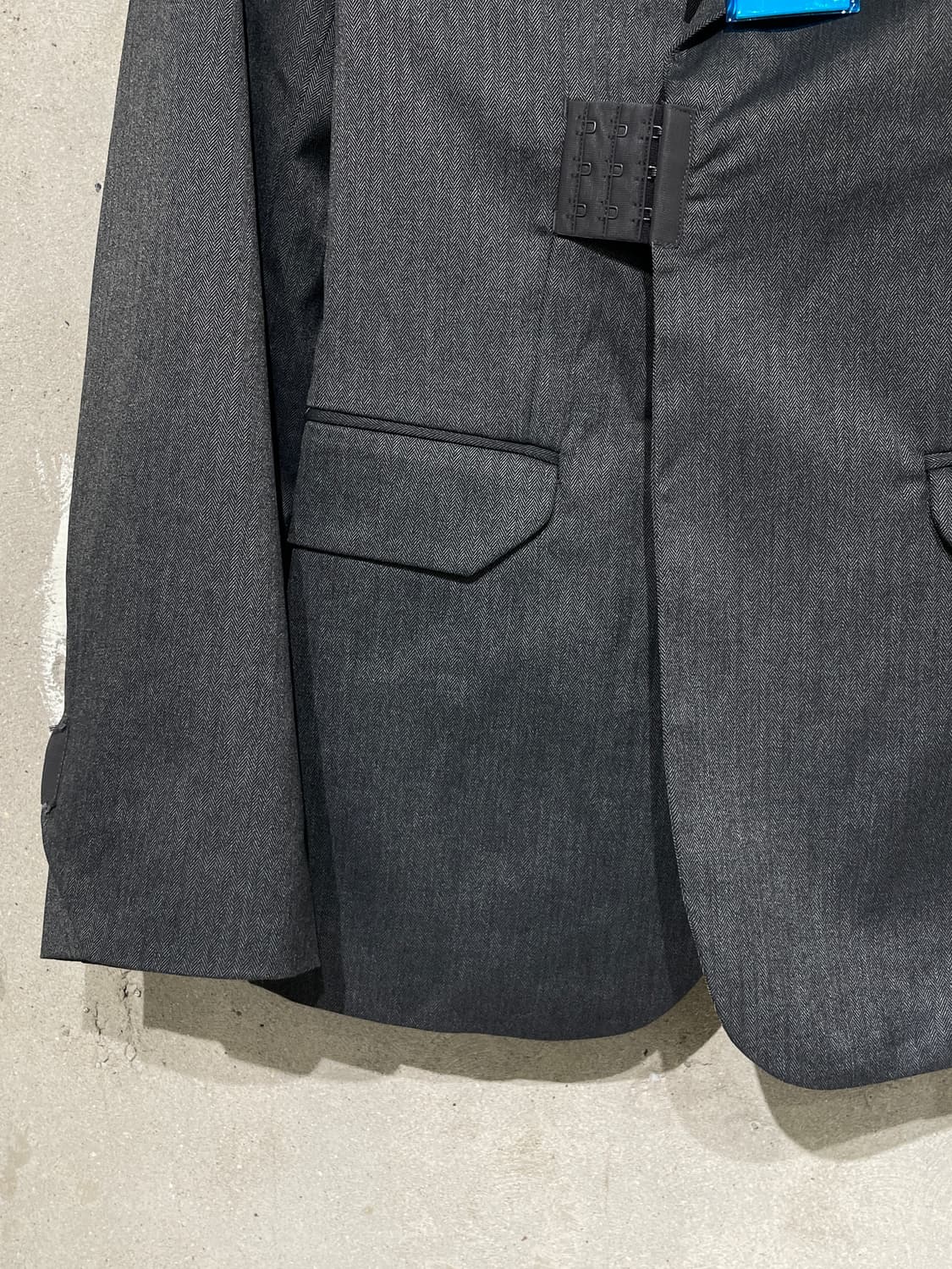 아더에러 21S/S 차콜 후크 플랩포켓 블레이저 상품이미지4