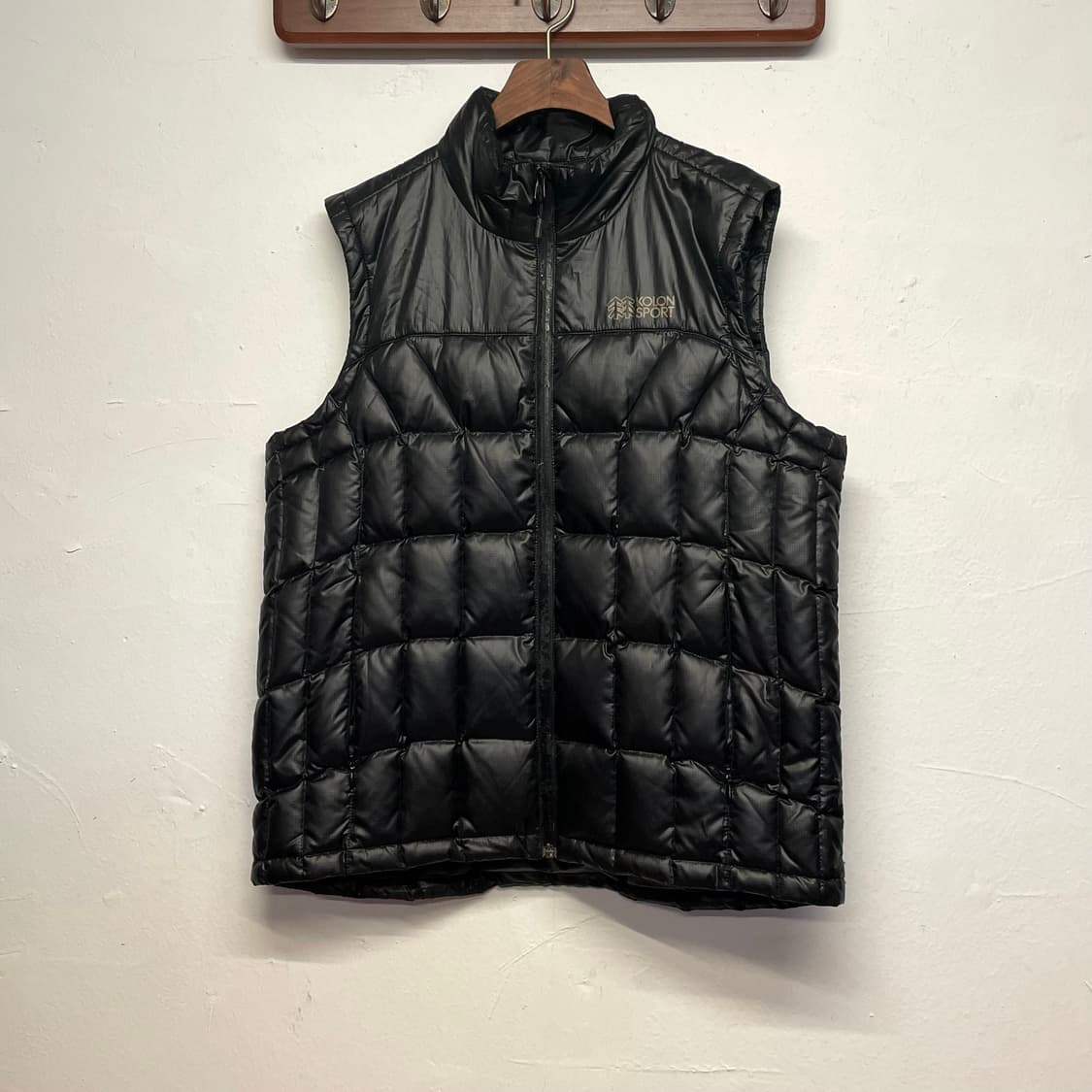 코오롱 바둑판 덕 다운 블랙 패딩 베스트   상품이미지1