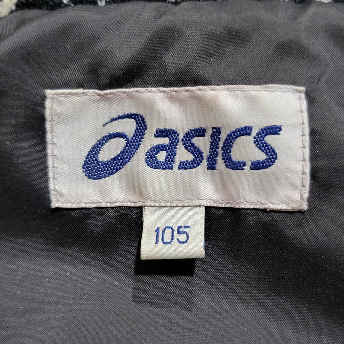 아식스 올드스쿨 프린팅 조끼 베스트 블랙 (105) 상품이미지3