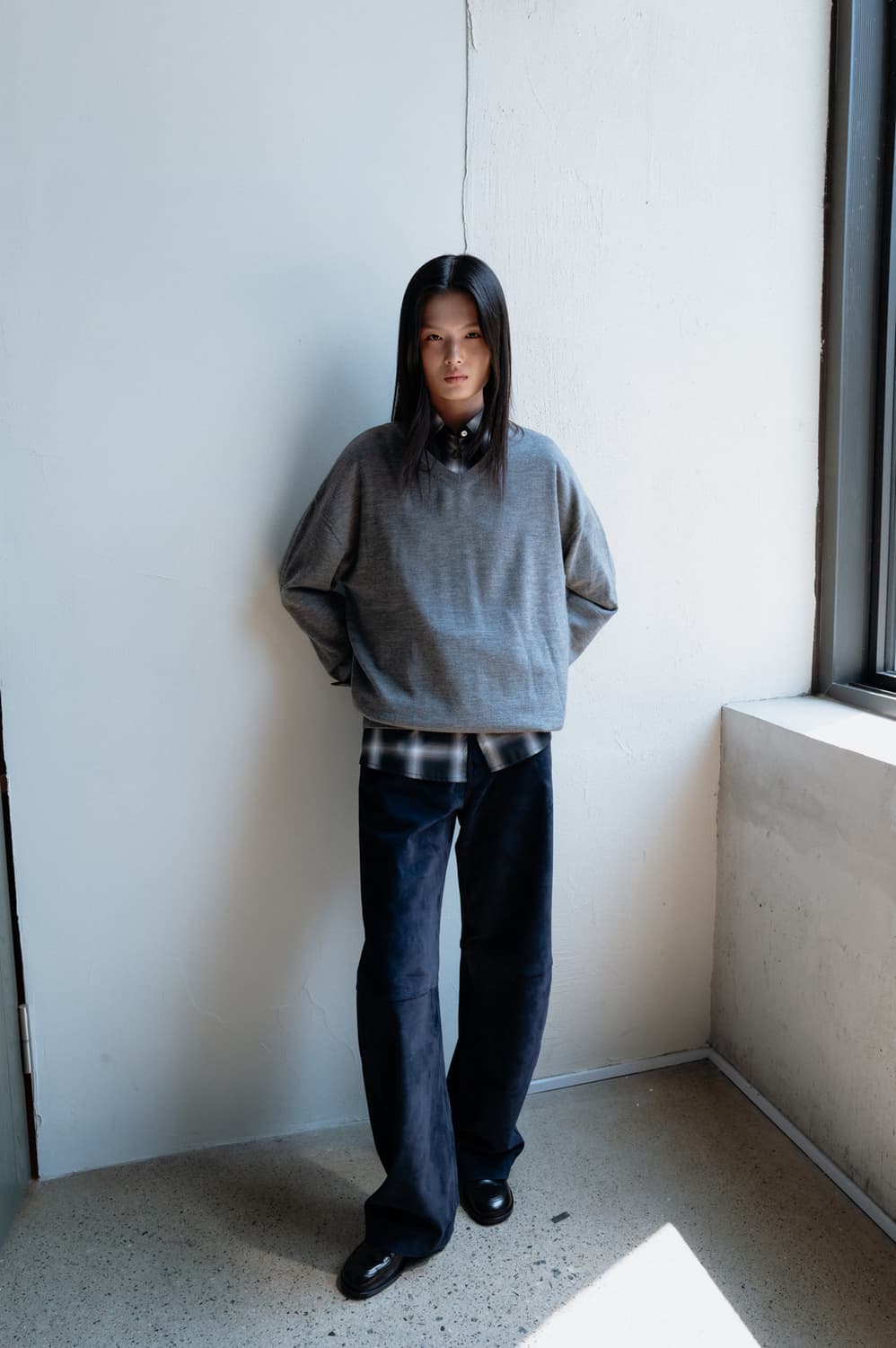 모노하 팬츠 Dusty suede curve pants navy 상품이미지3