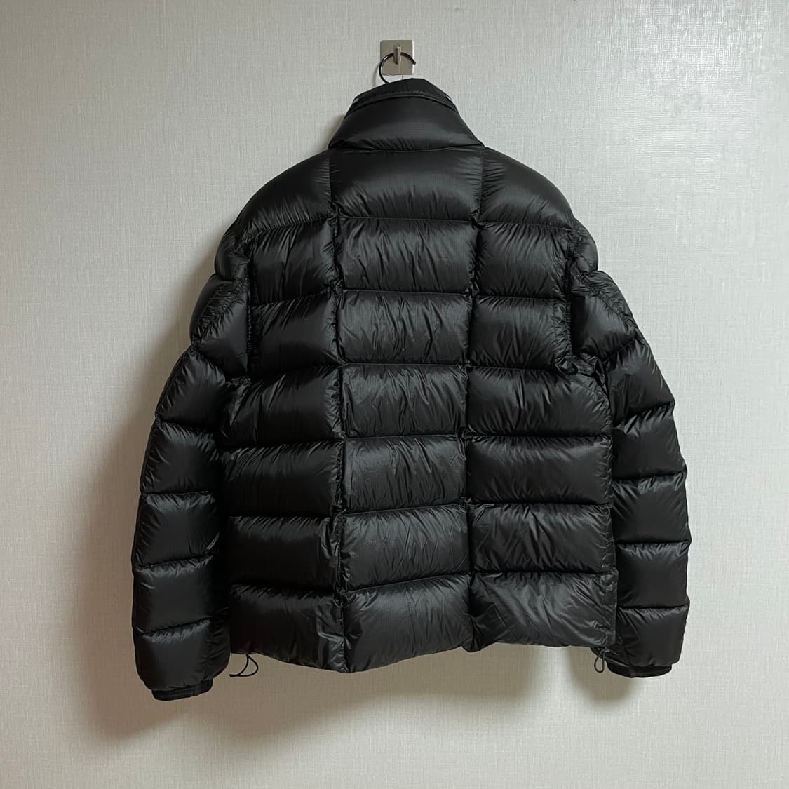 [L]24fw cp컴퍼니 dd쉘 구스다운 논후드 패딩 상품이미지2