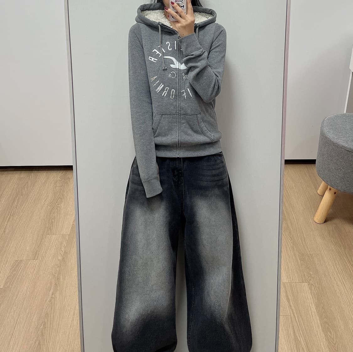 홀리스터 양털안감 자수로고 그레이 후드집업 상품이미지1