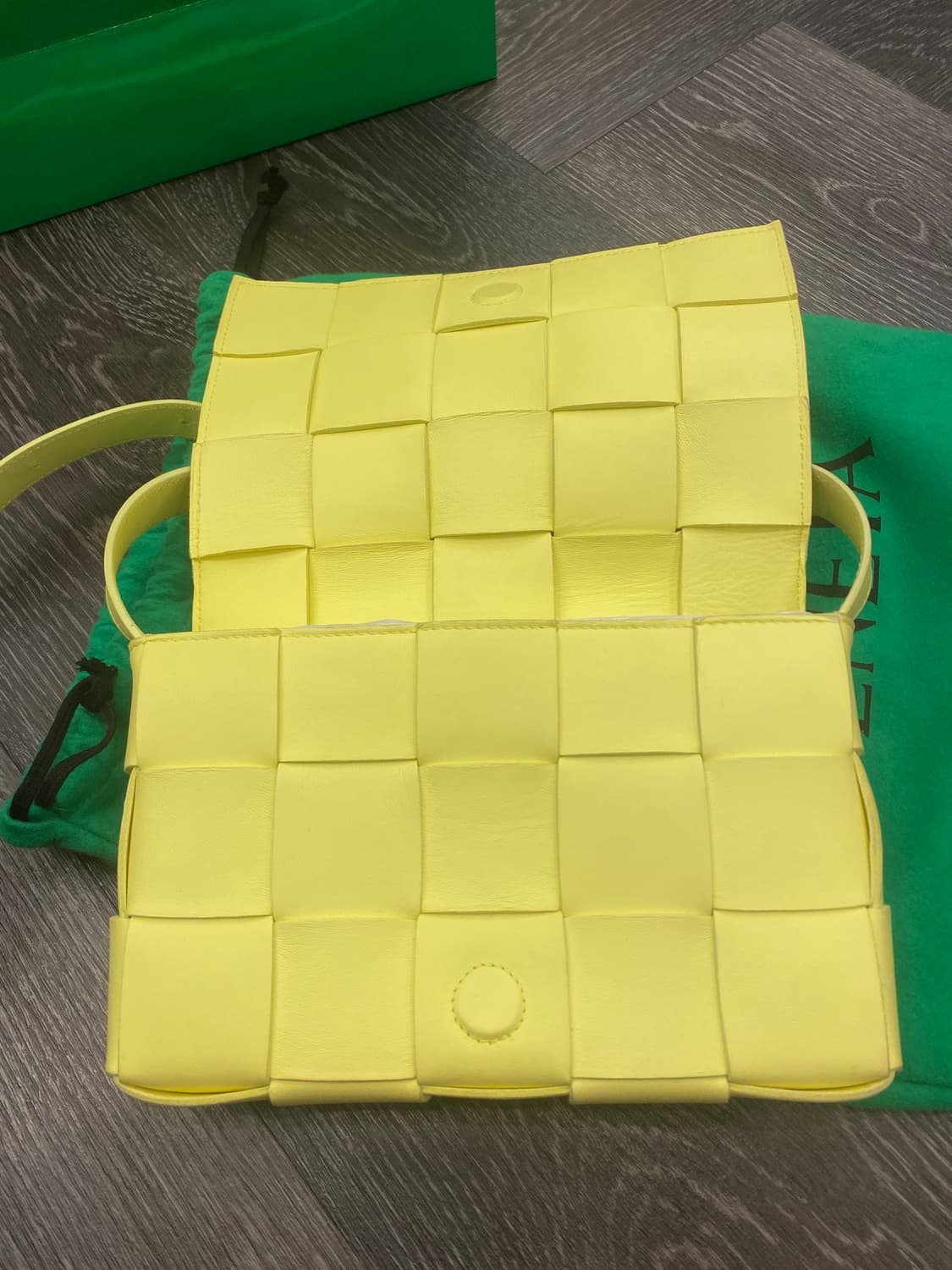 보테가 베네타 카세트백 레몬셔벗 스몰 상품이미지8