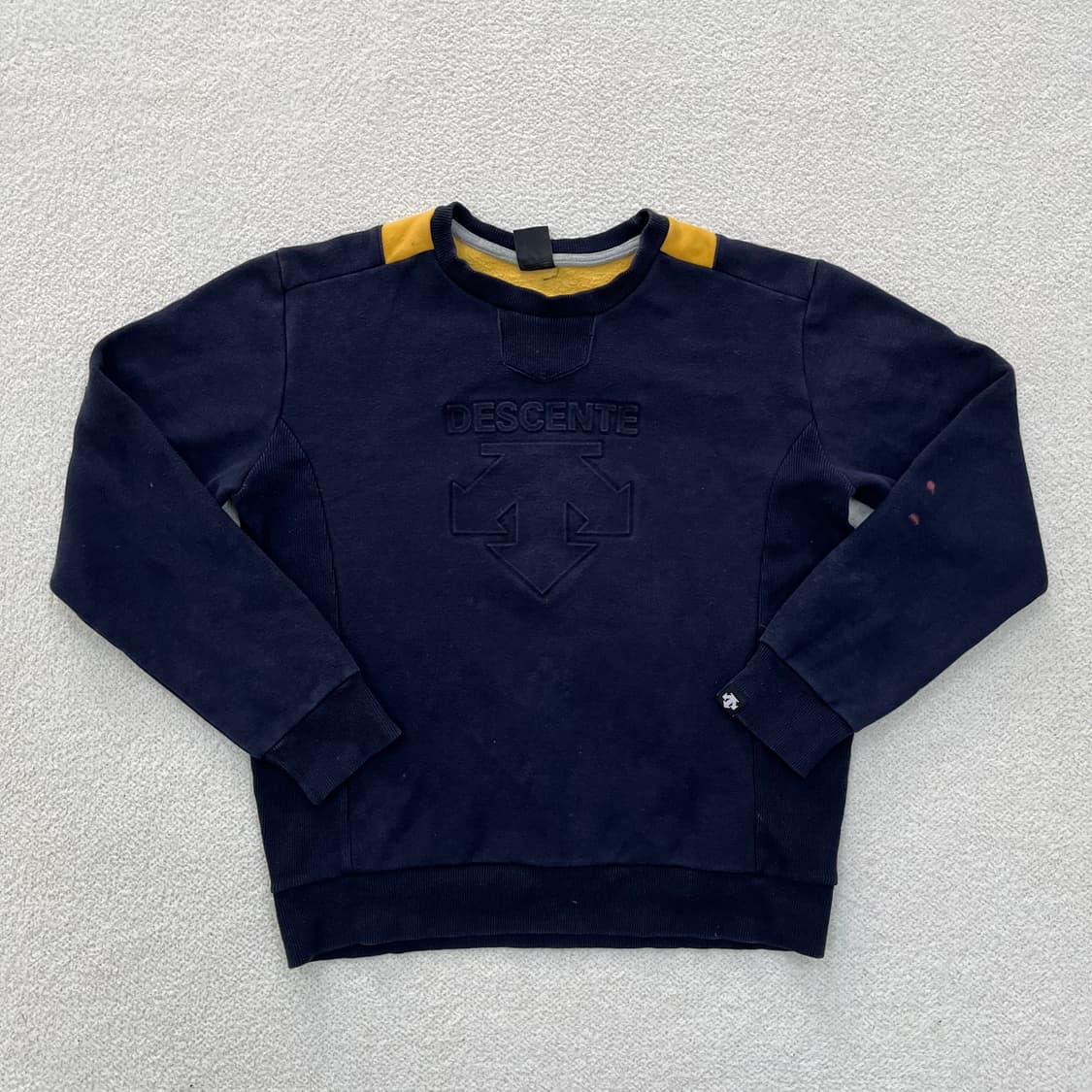 실측확인 데상트 긴팔 맨투맨 0305M 상품이미지1