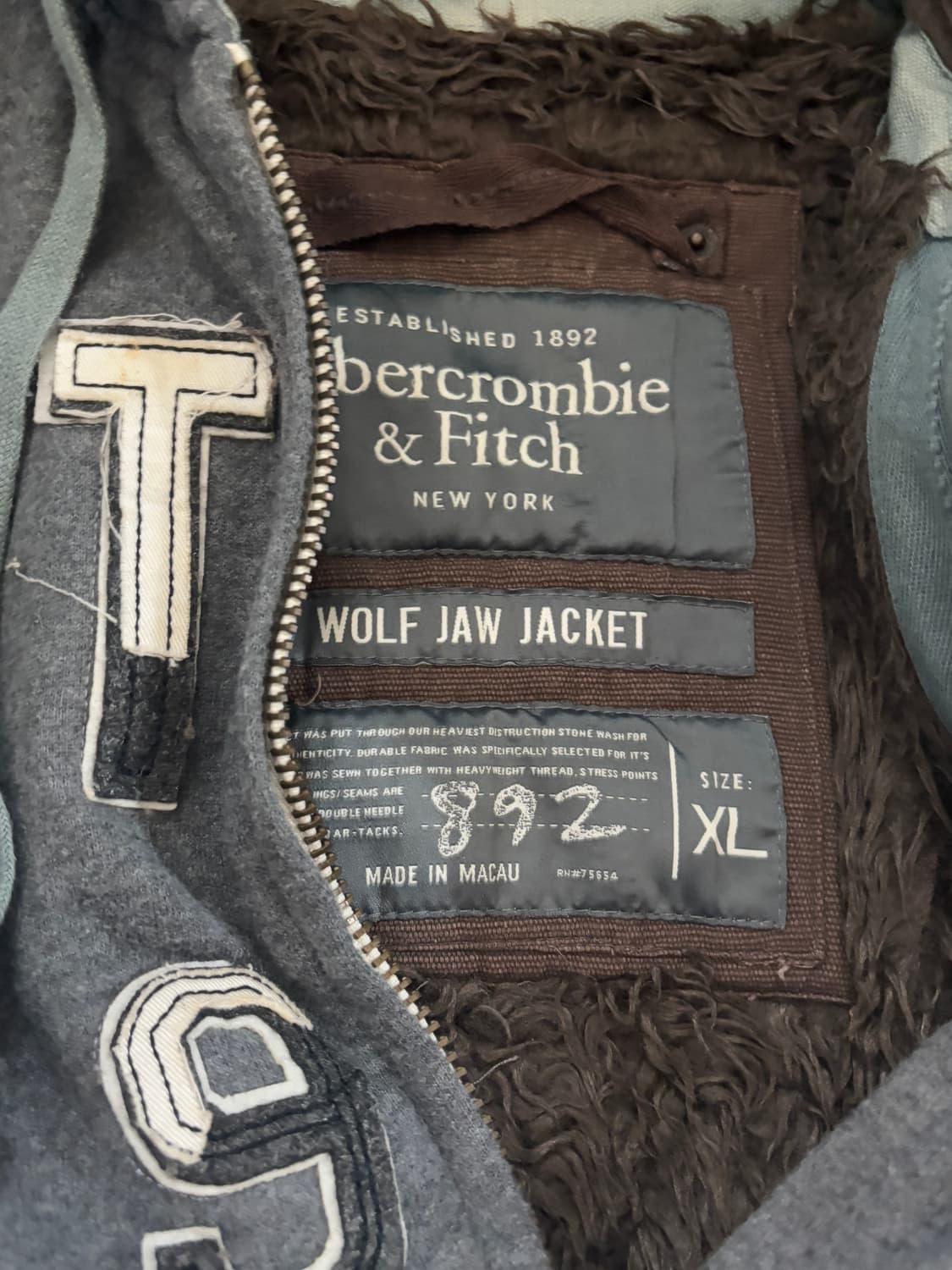 • Abercrombie Grey Wolf Hooded zip-up 상품이미지6