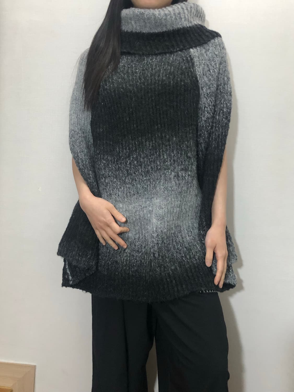 빈티지 블랙 그레이 그라데이션 니트 상품이미지1