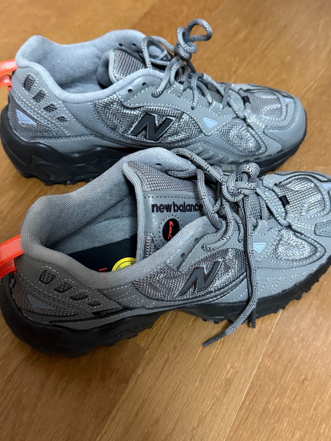 새상품급 뉴발란스 703 그레이 상품이미지4