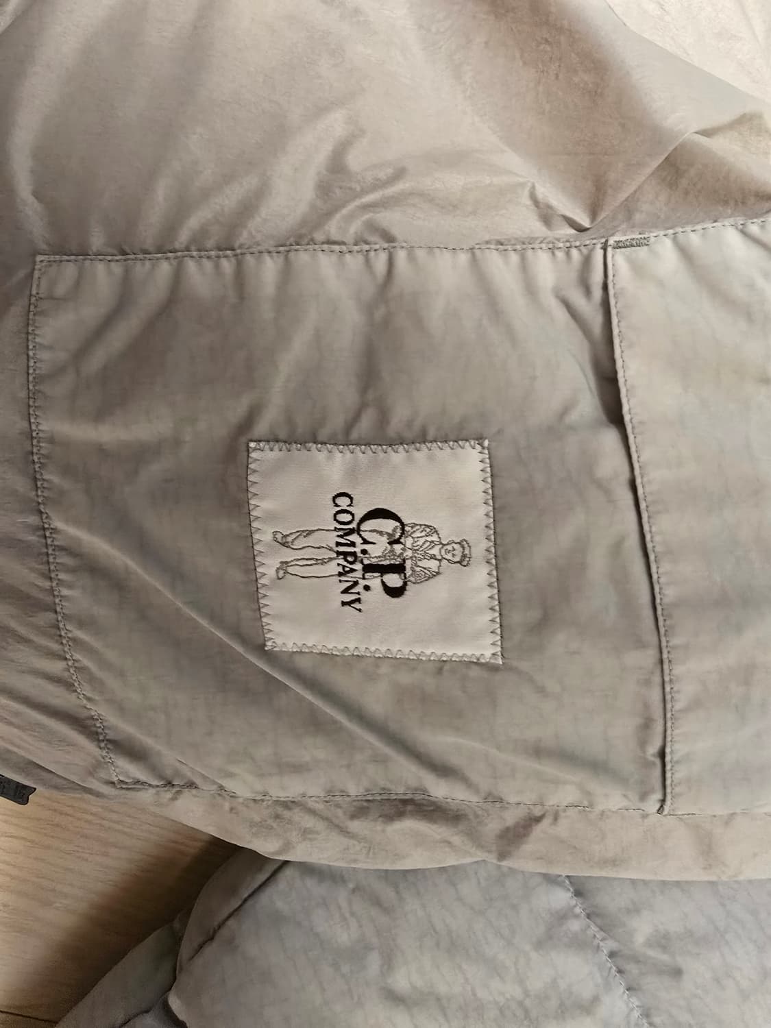 cp컴퍼니 플랫나일론 패딩 상품이미지4