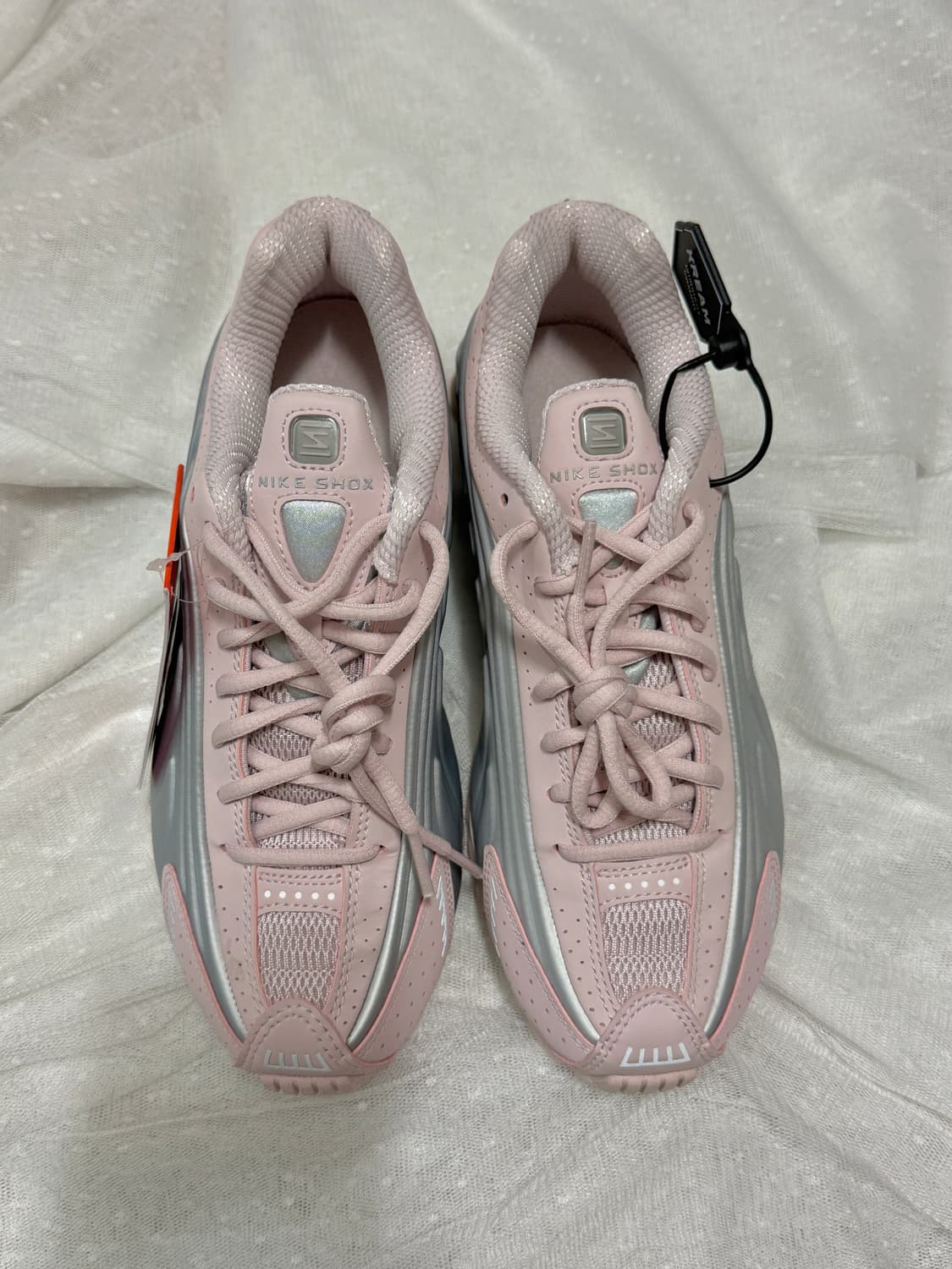 (W) 나이키 샥스 R4 베얼리 로즈 메탈릭 플래티넘 상품이미지9