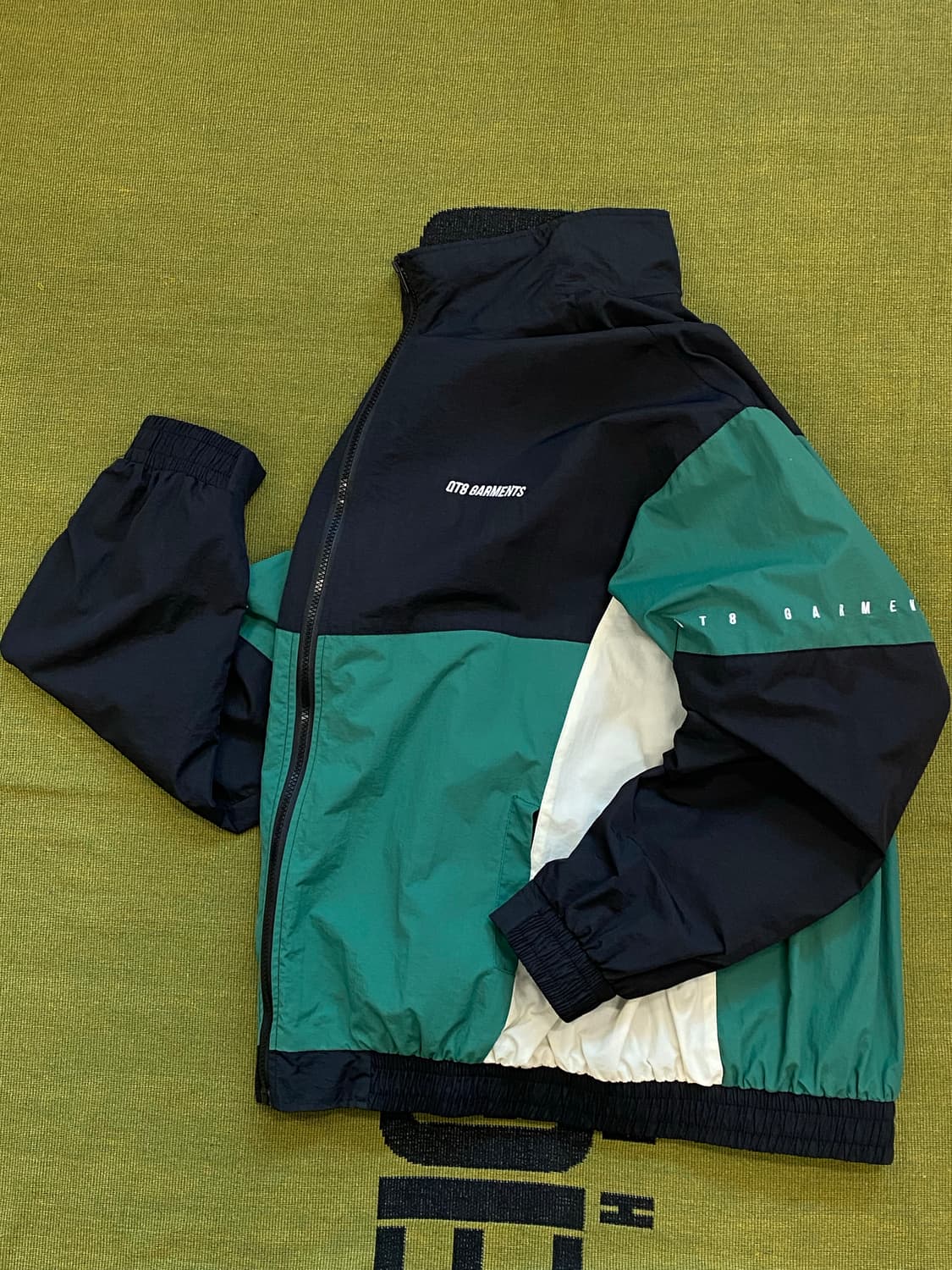 큐디에잇가먼츠(QT8 GARMENTS) 윈드브레이커 상품이미지3