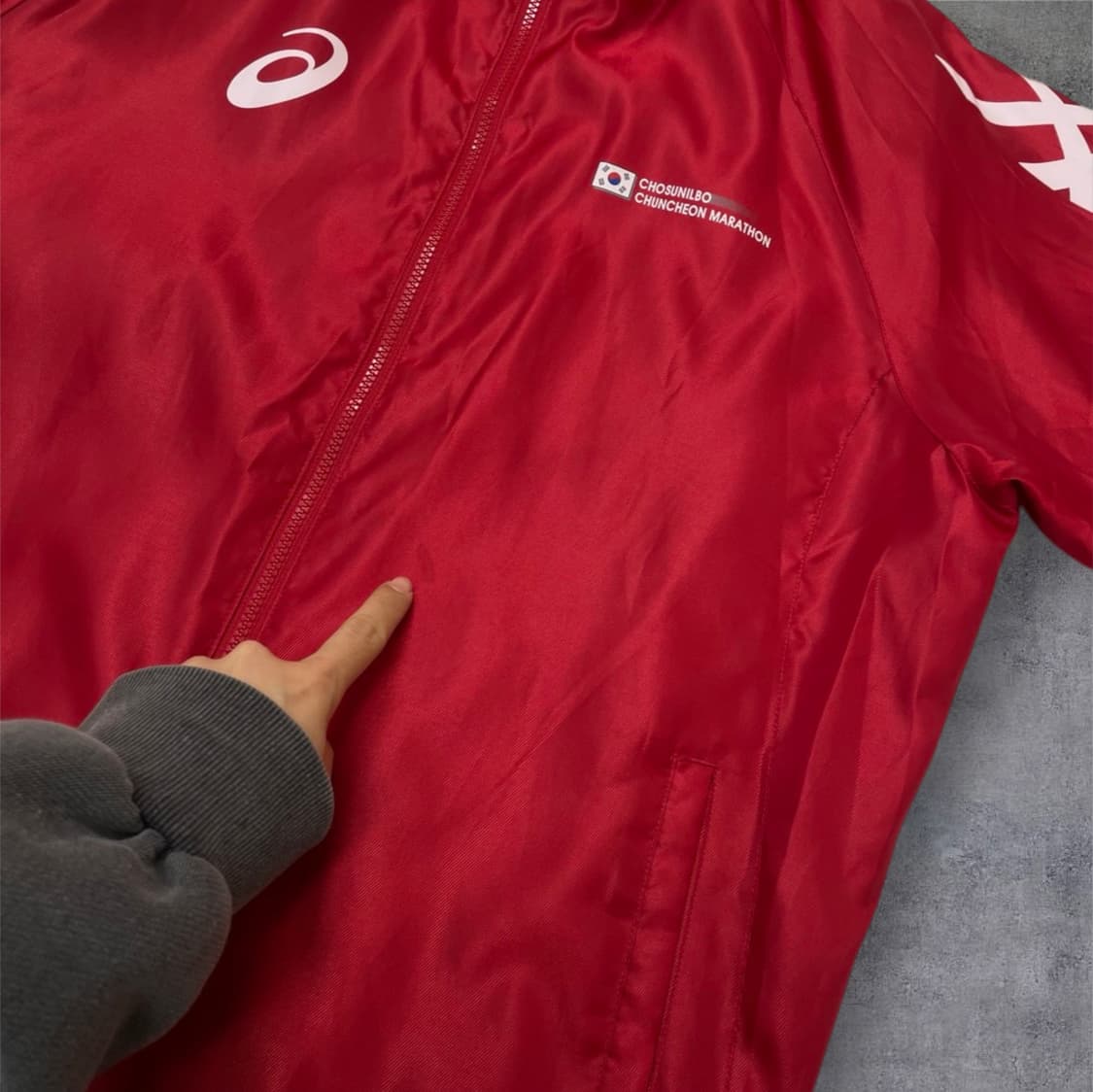 아식스 Asics 레드 올드스쿨 바람막이 자켓 100 상품이미지4