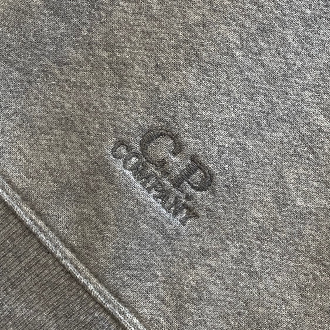 CP 컴퍼니 렌즈 그레이 맨투맨 w2855 상품이미지7