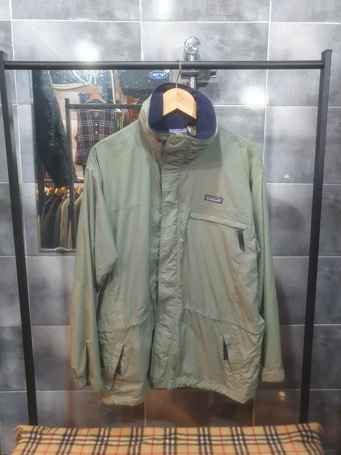 파타고니아 우먼스 바람막이 상품이미지1
