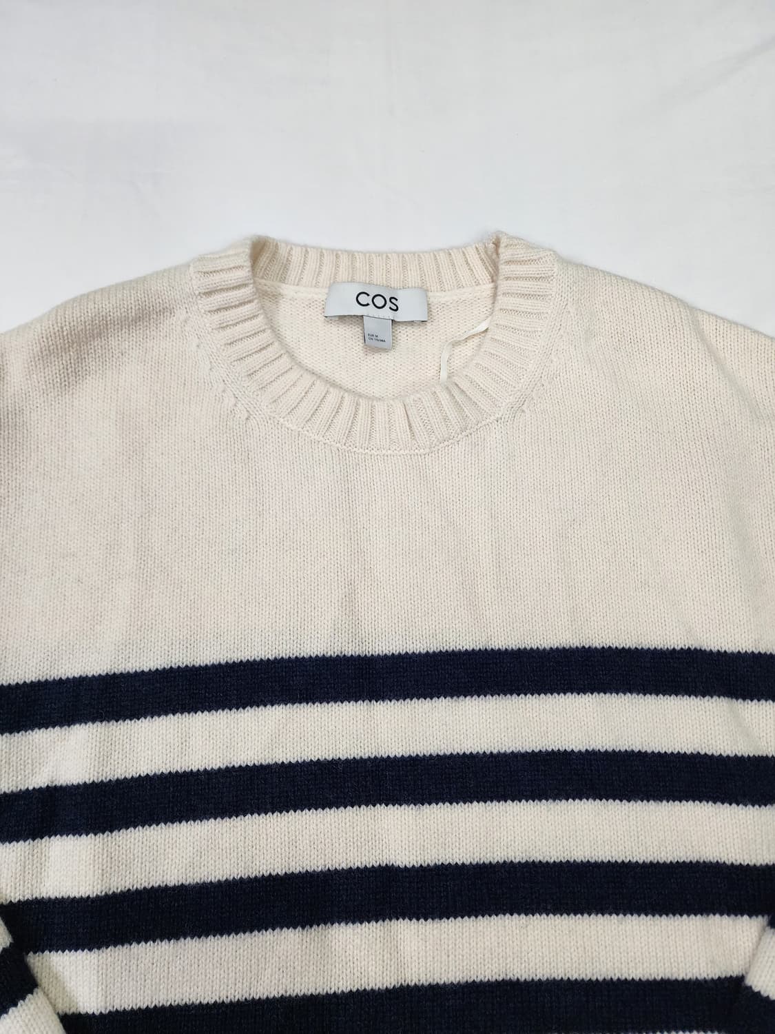 코스 스트라이프 아이보리 네이비 니트 상품이미지5