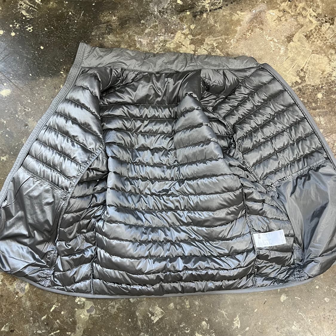 L) 유니클로 울트라 라이트다운 경량 패딩 점퍼 상품이미지4