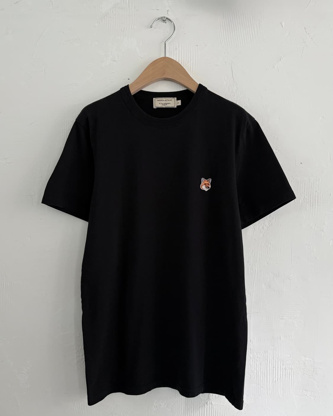 Maison Kitsuné 메종키츠네 블랙 컬러 폭스패치 티셔츠 상품이미지3
