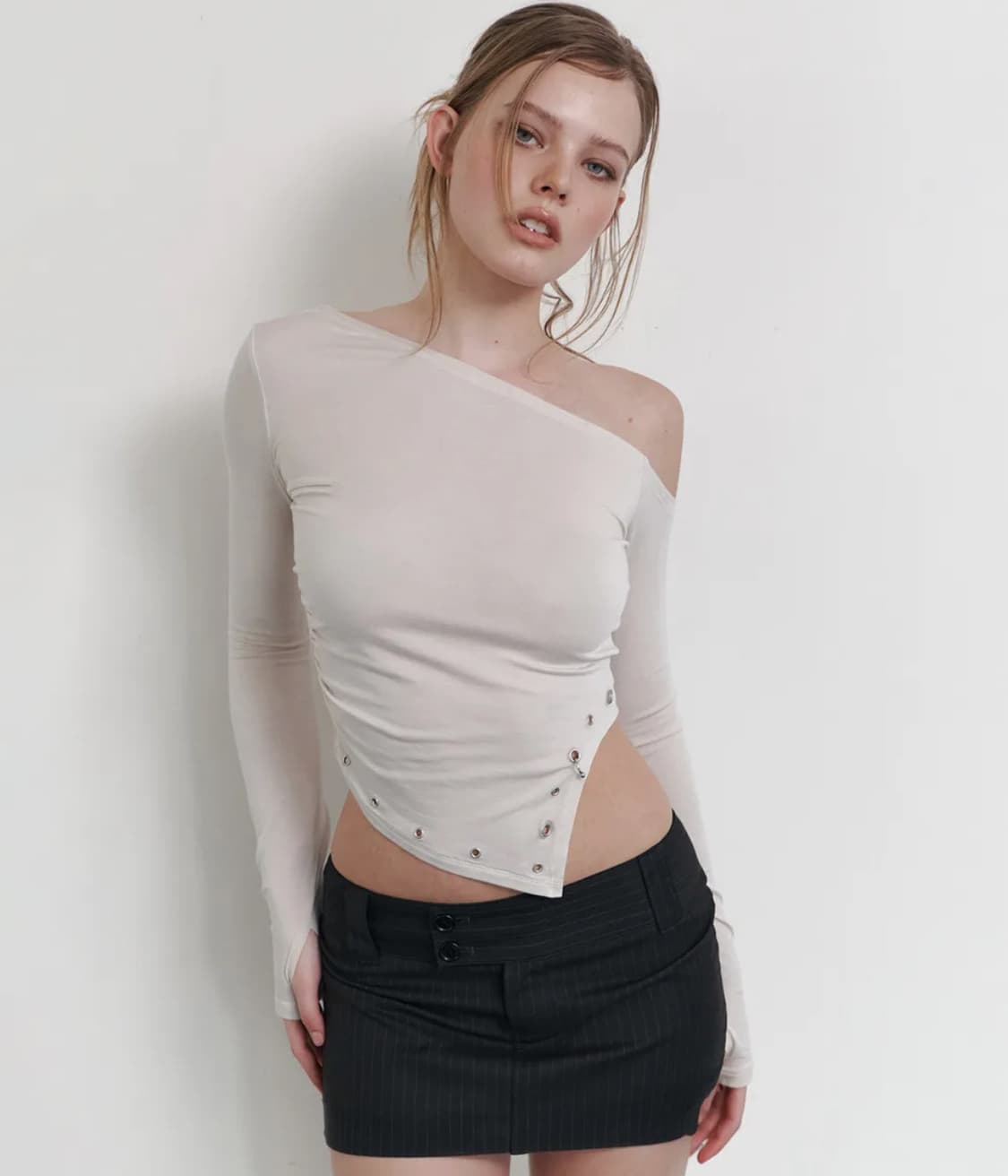 (새상품) 플노팔 레미탑 베이지 레미 언발 셔링 롱슬리브 상품이미지1