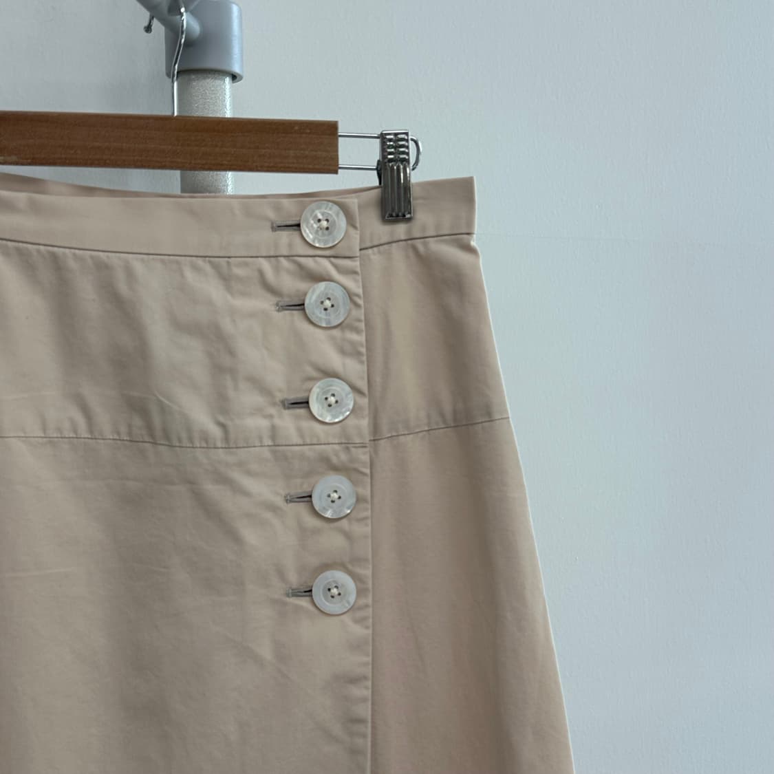 마가렛호웰 버튼 디자인 스커트 상품이미지3