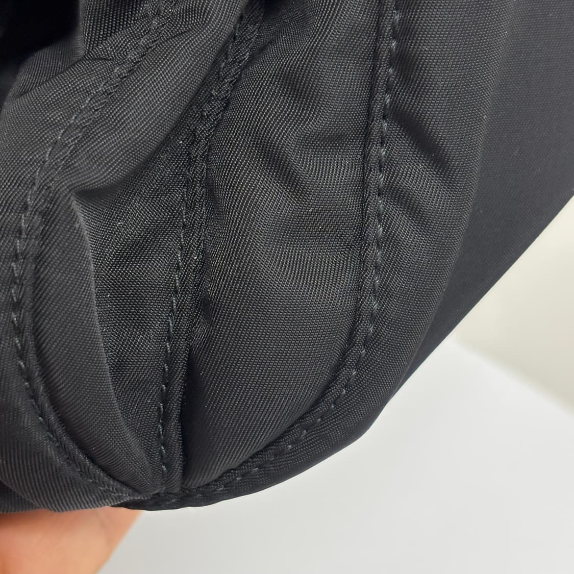 [OS]프라다 테수토 나일론 메신저백 상품이미지5