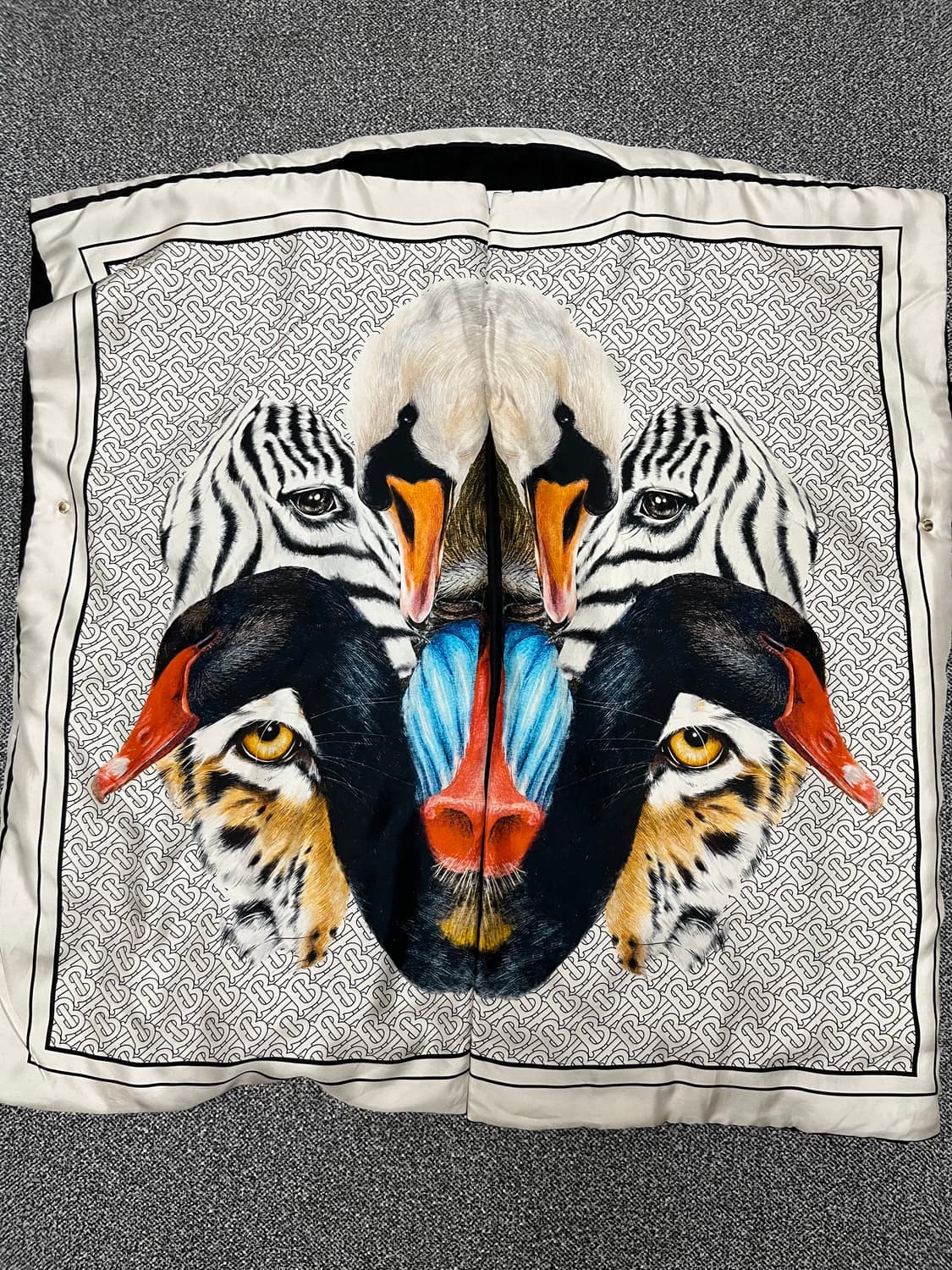 버버리 실크 블라우스  프리사이즈 정품 상품이미지4