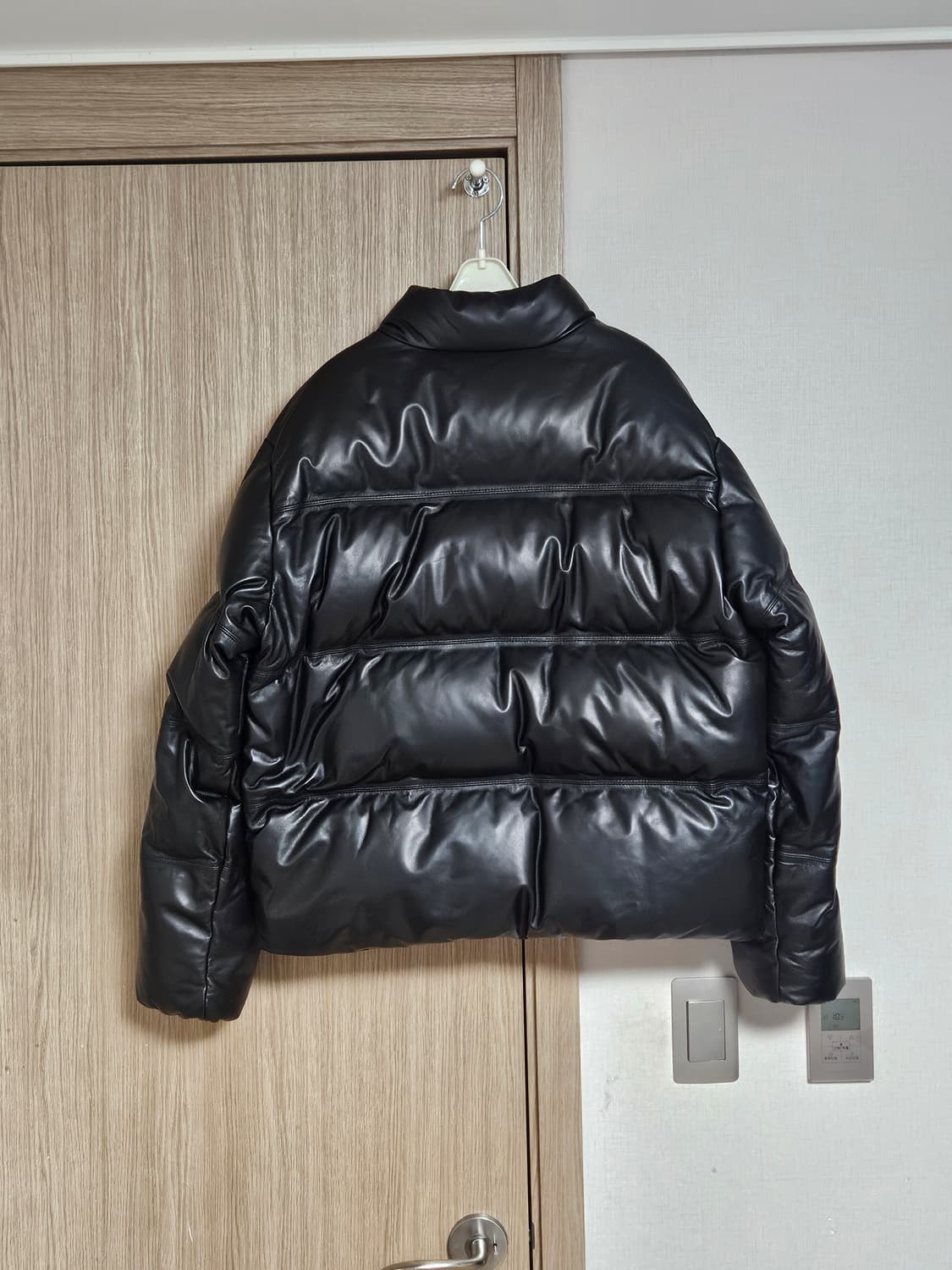 무신사스탠다드 램스킨 푸퍼 레더 패딩 L 상품이미지2