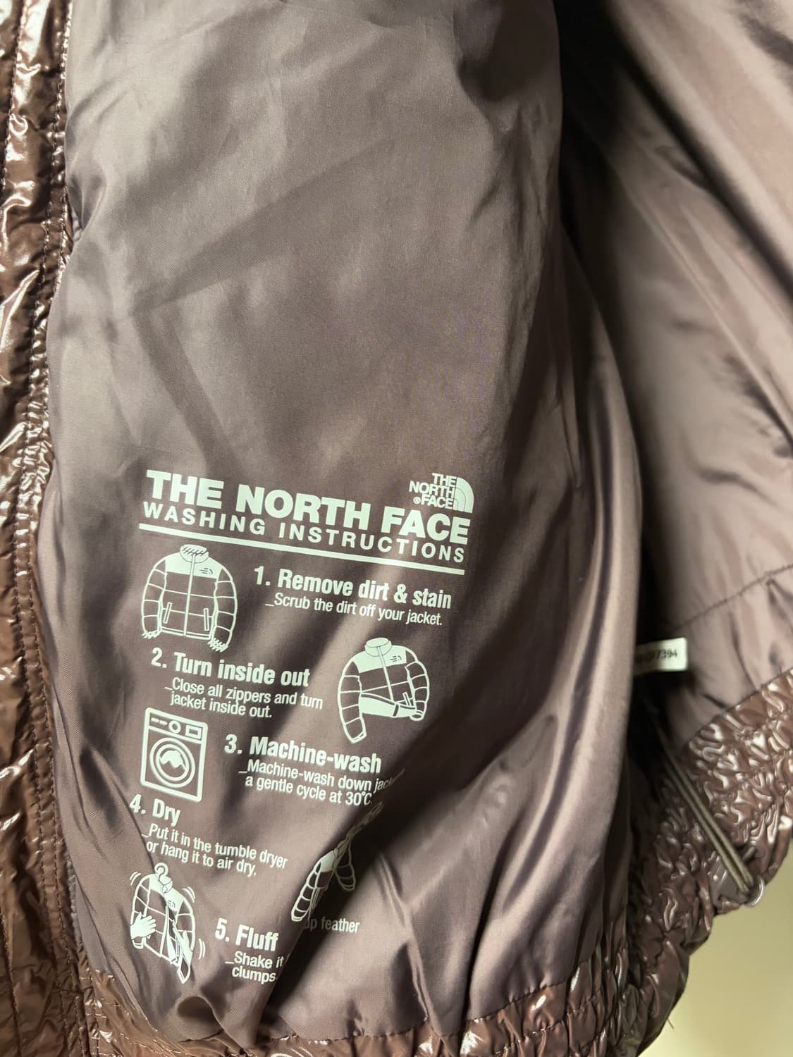 노스페이스 글로시 다운 패딩 브라운 상품이미지9