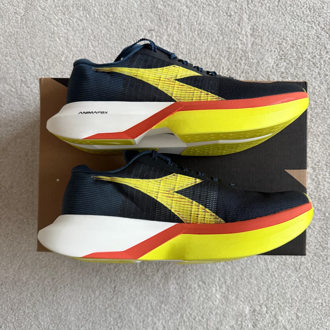 디아도라 가라카본 3 280 카본 러닝화 상품이미지2