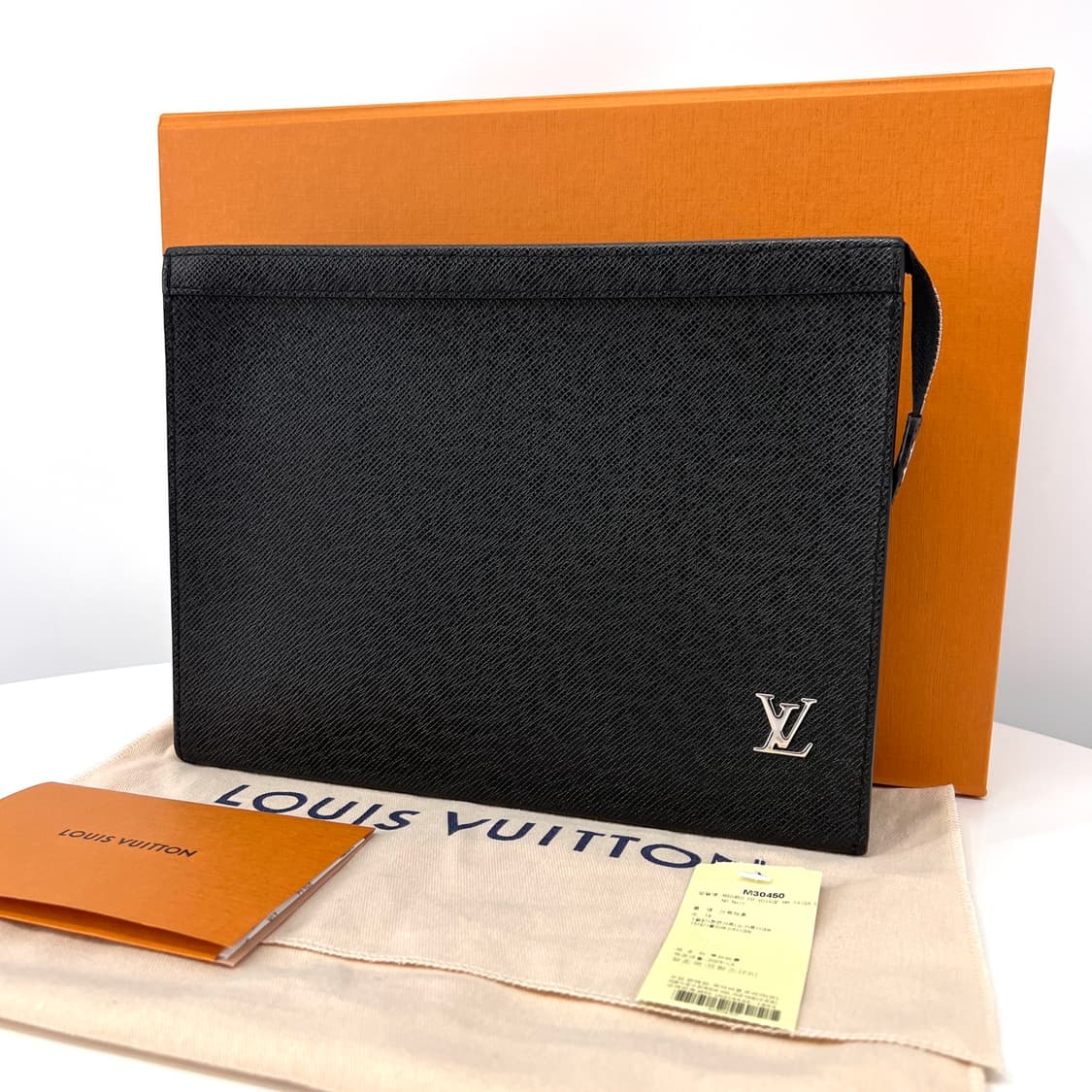 [25년식] 루이비통 LV 타이가 포쉐트 보야주 클러치백 (M30450) 상품이미지3