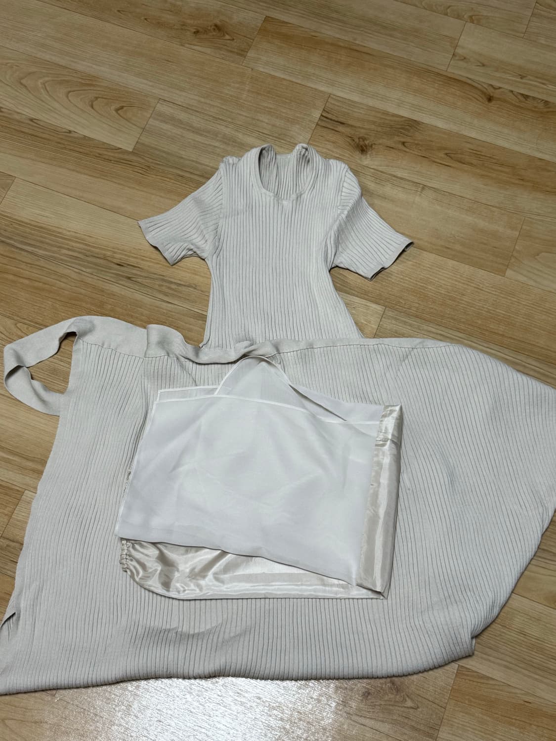 시에 에이프런 반팔 원피스 (뒷트임o, 소이베이지) 상품이미지2