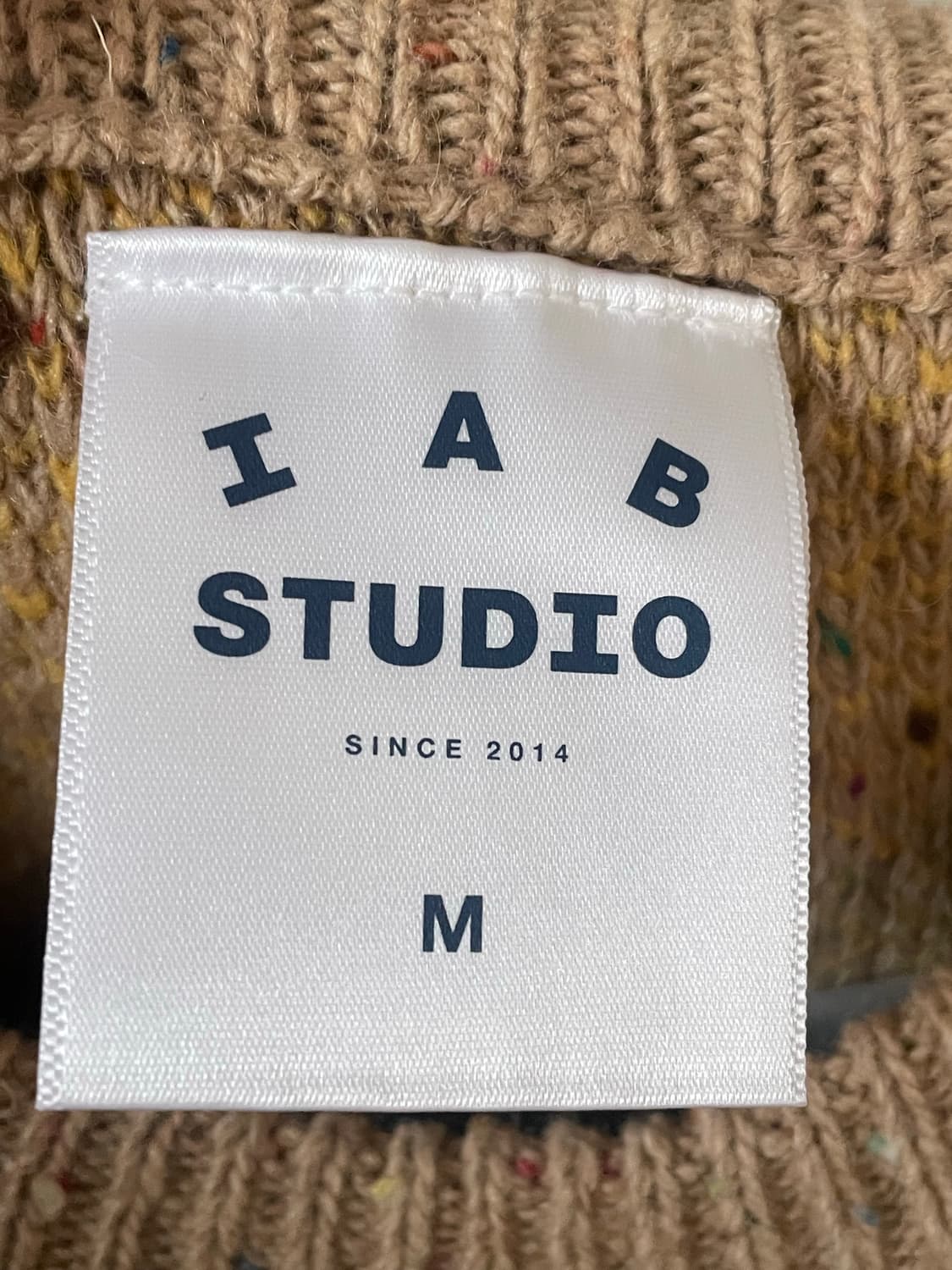 아이앱스튜디오 새들러하우스 니트 m 상품이미지2