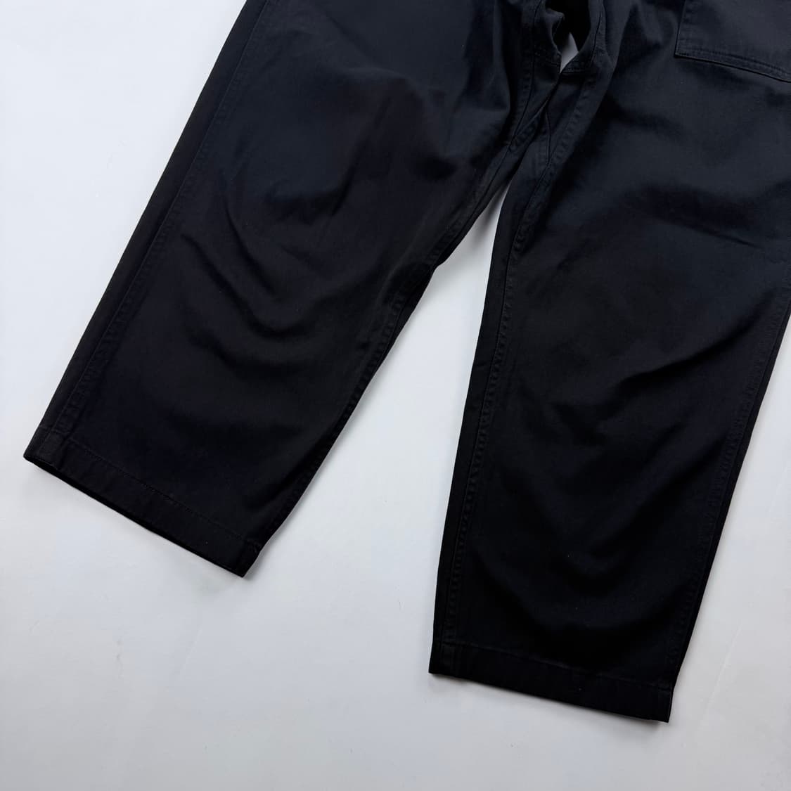 그라미치 루즈 테이퍼드 팬츠 블랙 상품이미지3