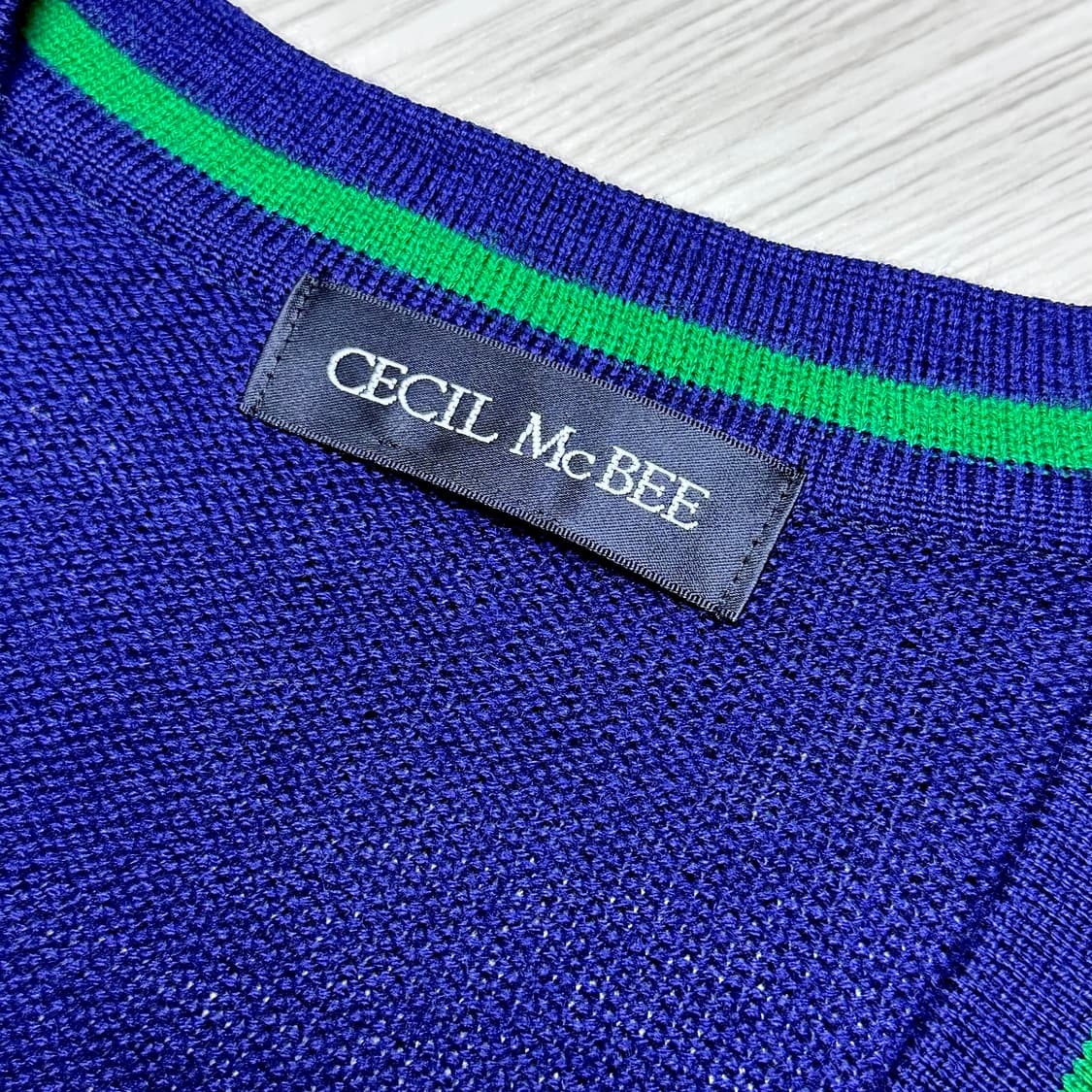 세실맥비 브이넥 니트 상품이미지4