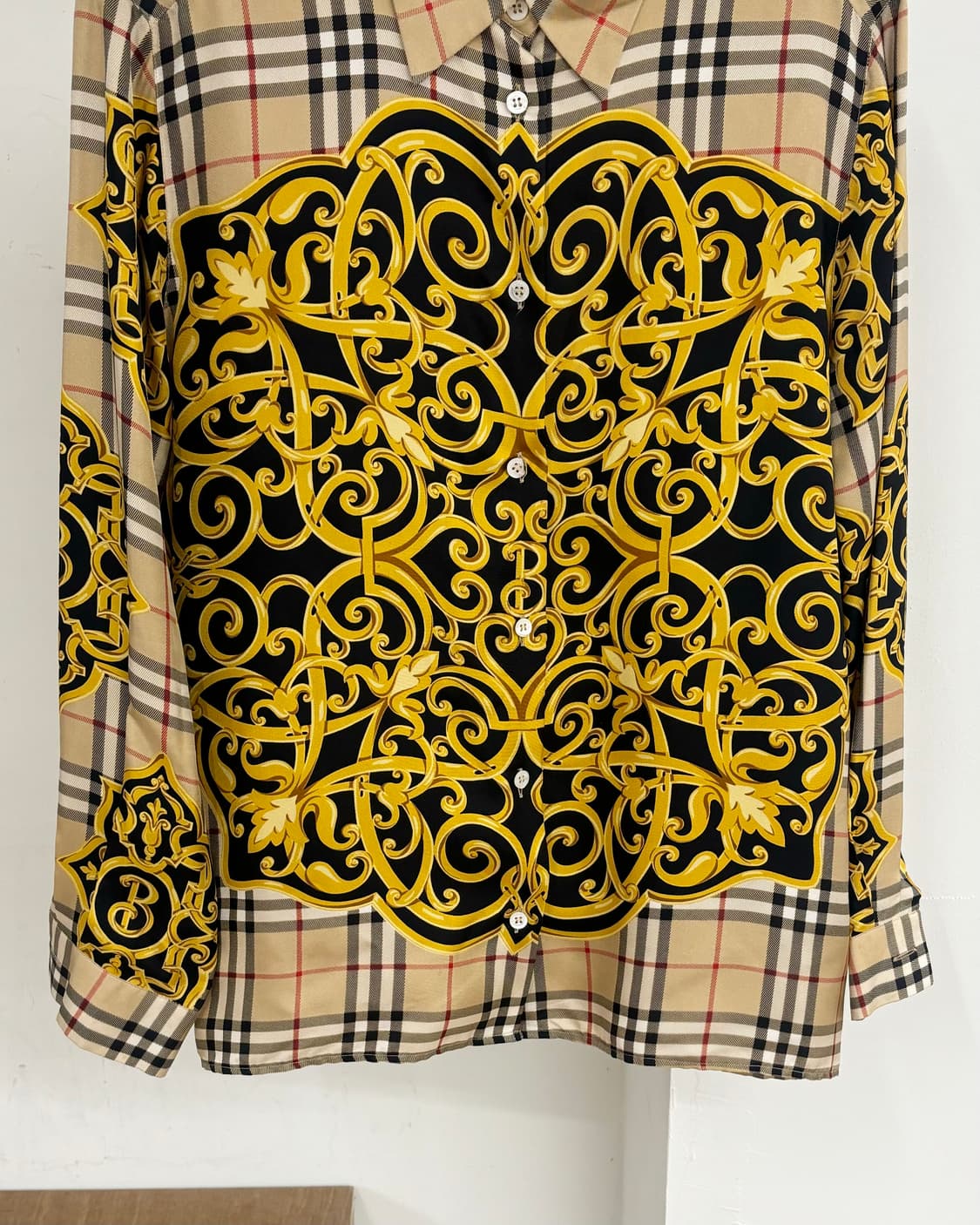 버버리 노바 체크 바로크 패턴 실크 롱슬리브 셔츠 상품이미지5