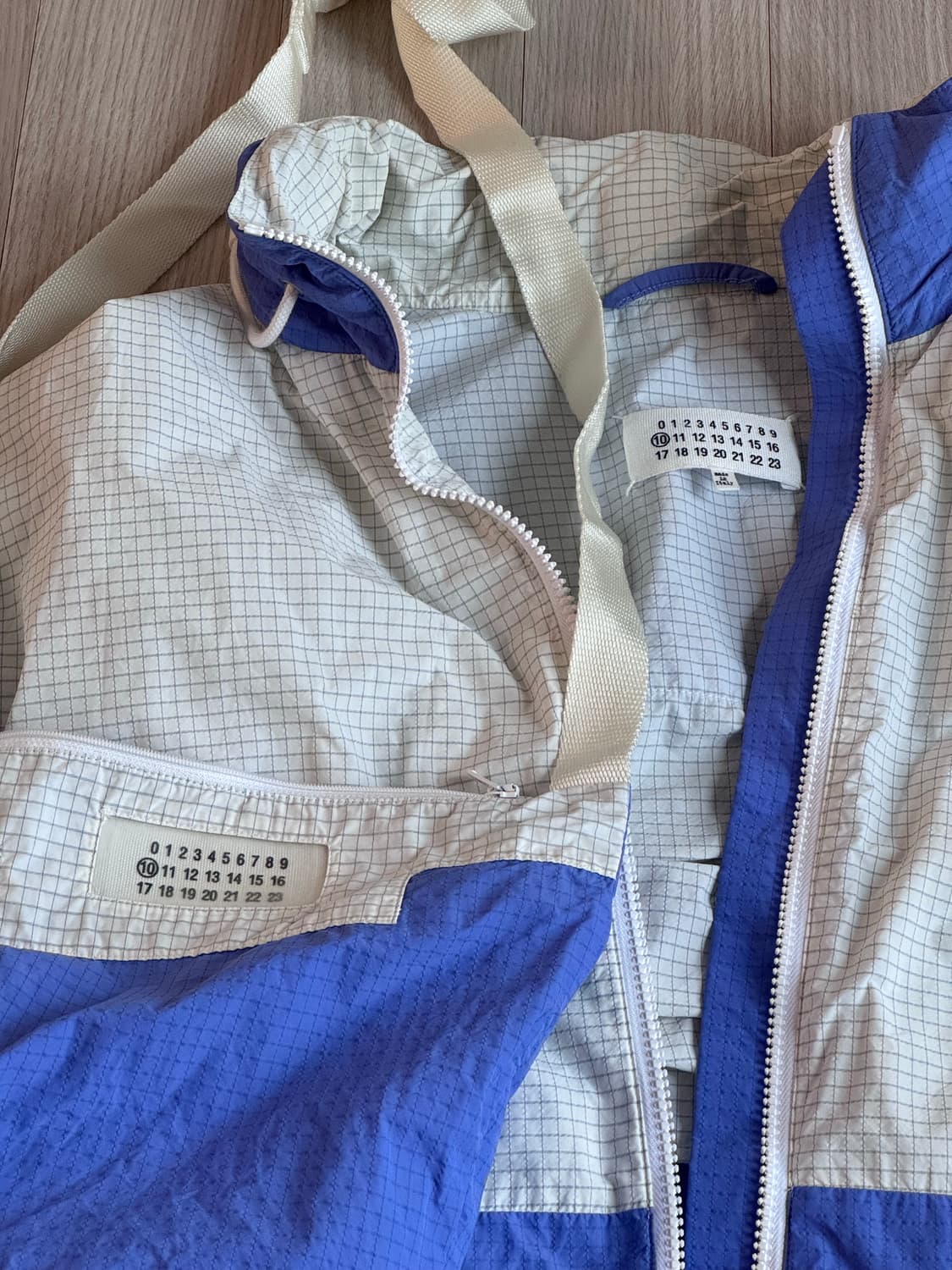 마르지엘라 10 넘버 패치 바람막이 상품이미지2