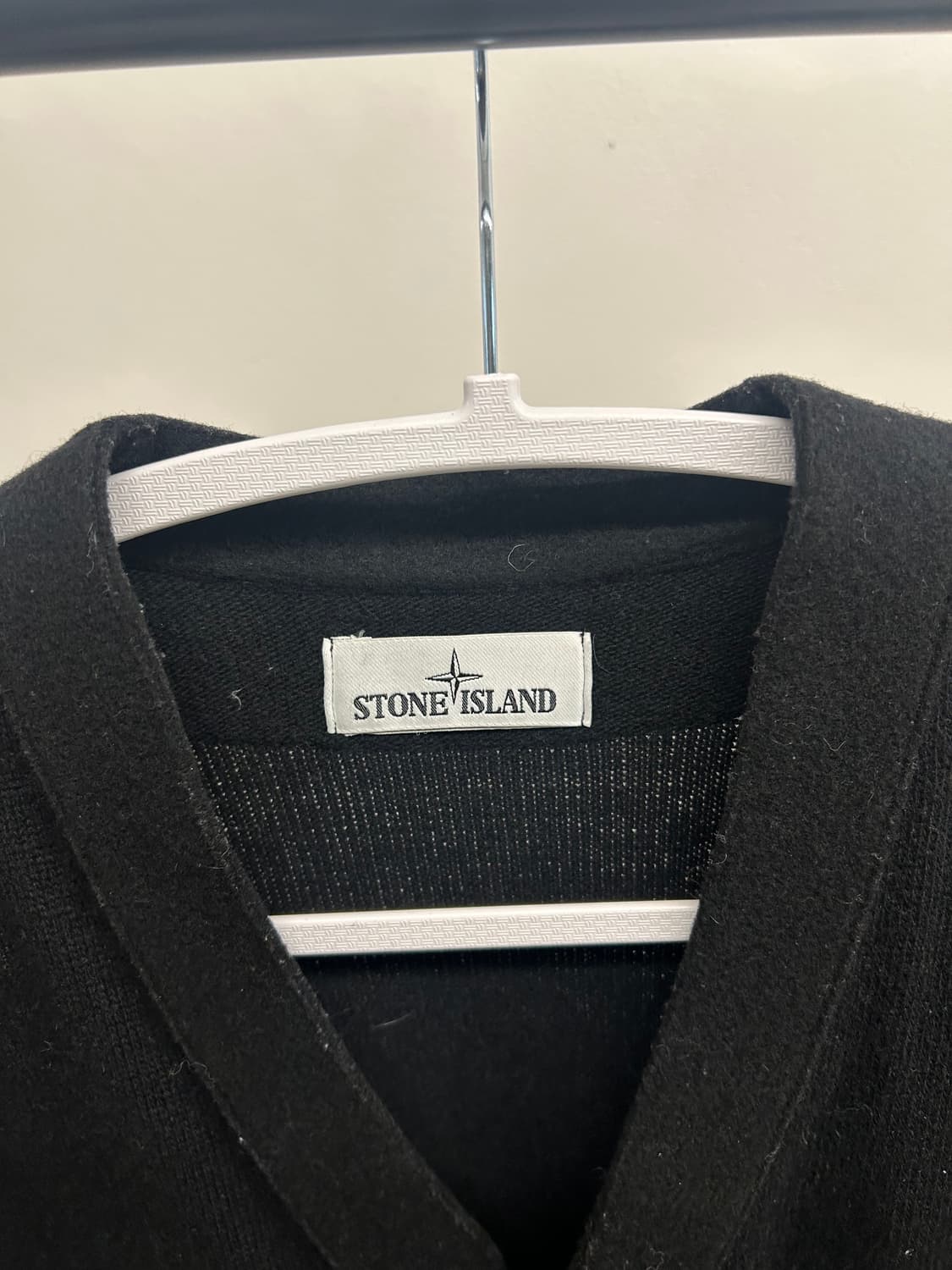 (105) 스톤아일랜드 와펜 패치 브이넥 울 가디건 L  상품이미지4