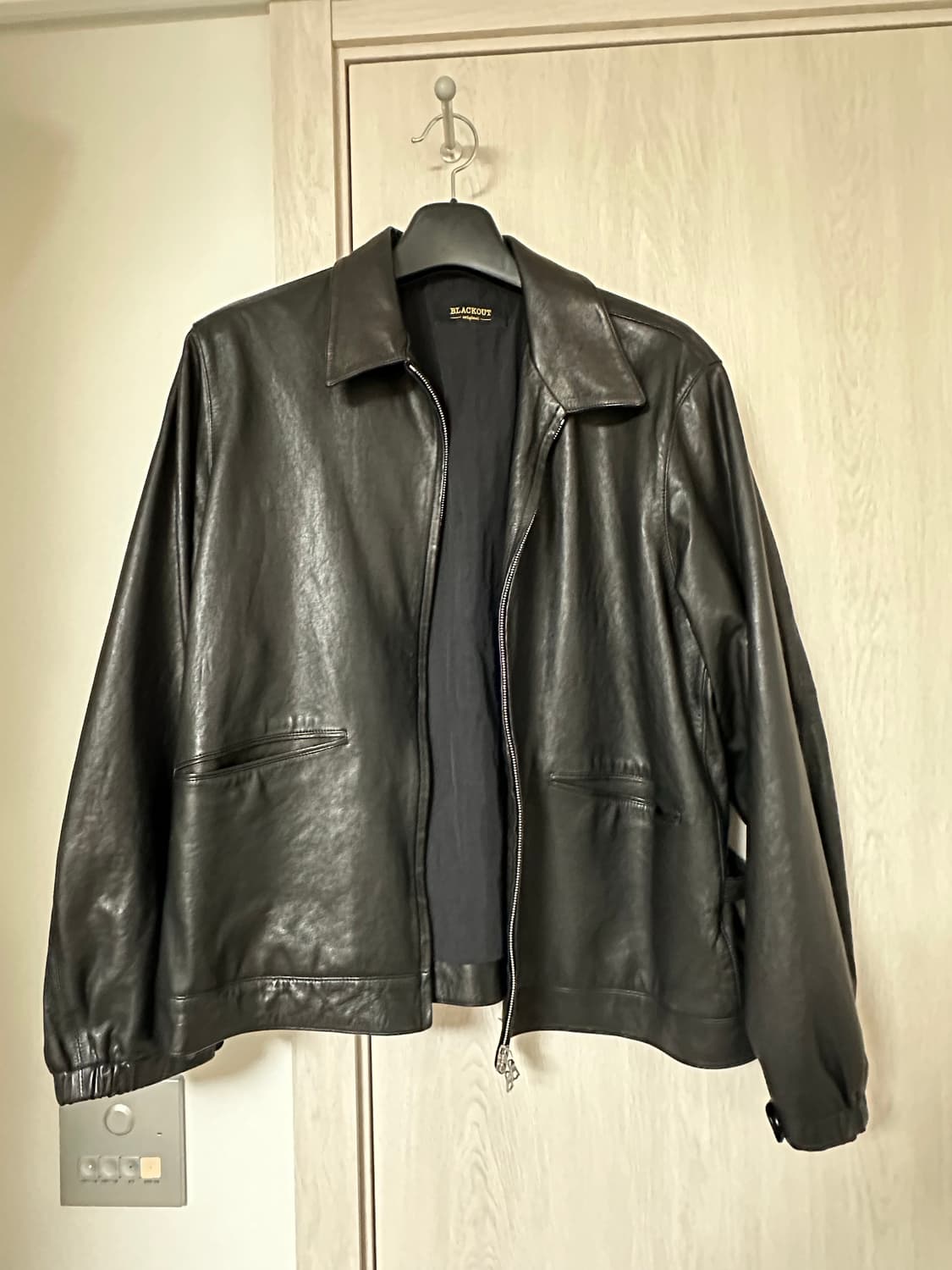 느린양반X블랙아웃 스포츠자켓 상품이미지1