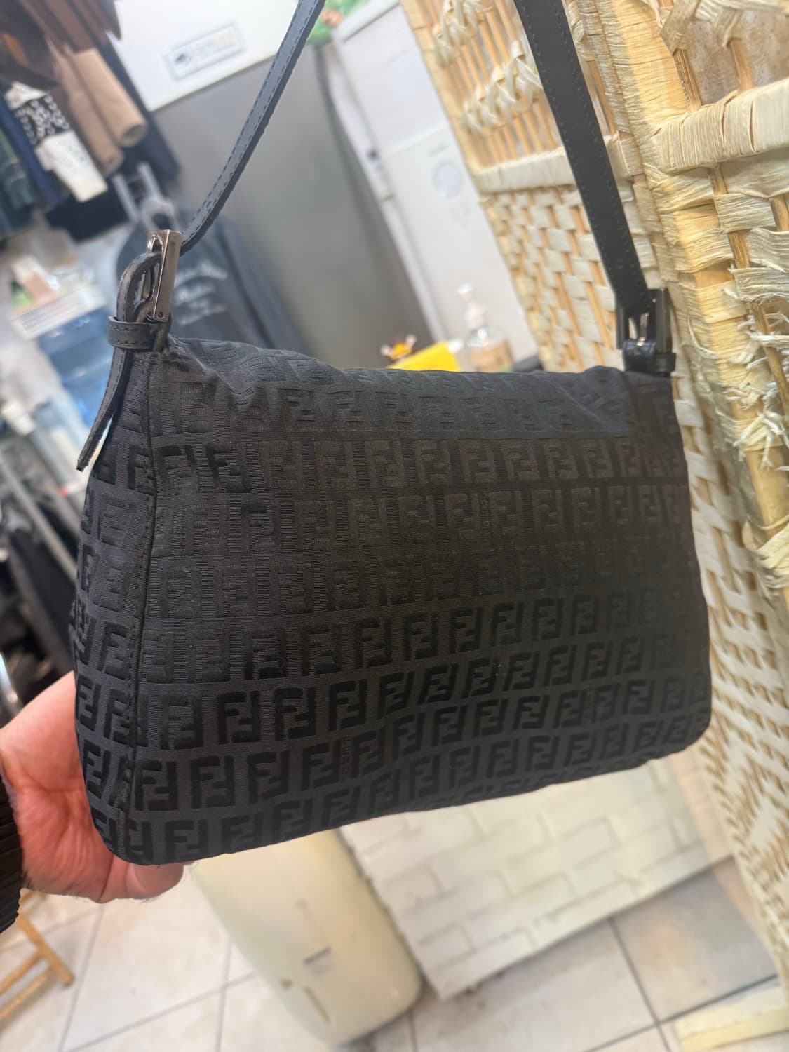 정품 펜디 주카 맘마백 팝니다 상품이미지3