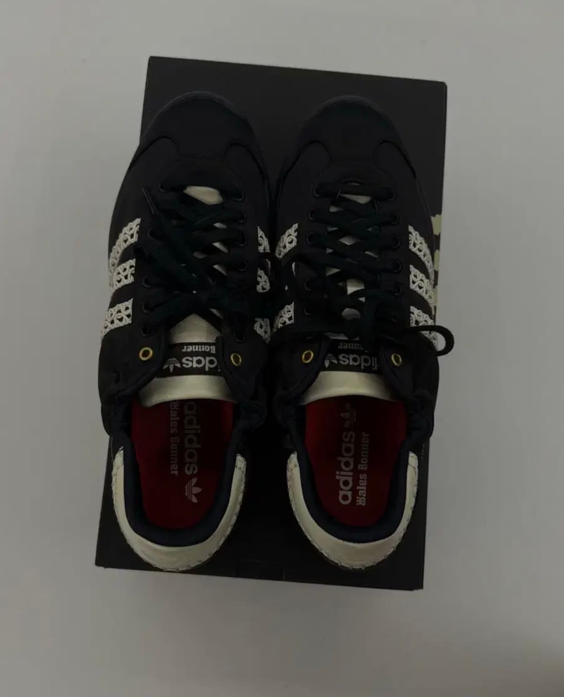 아디다스 웨일즈보너 웨일스보너 카린타 로 블랙 260 상품이미지6