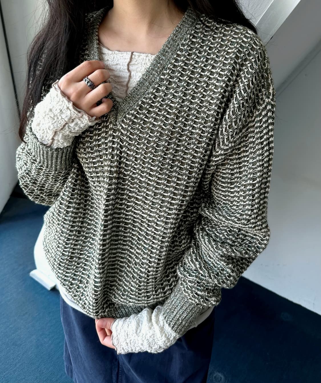 Loose gauge linen cotton v-neck knit 상품이미지10