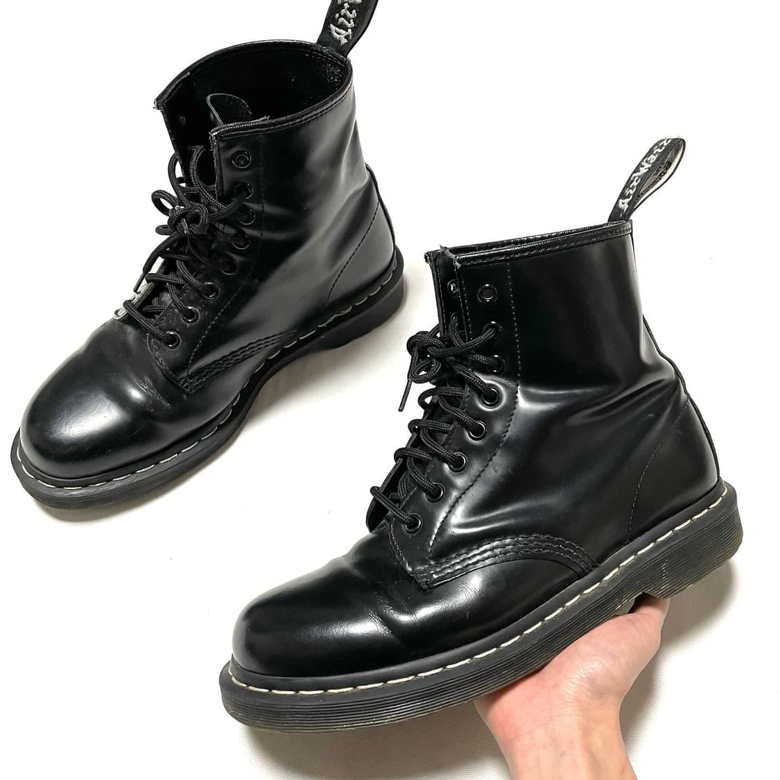 닥터마틴 8홀 화이트 스티치  상품이미지1