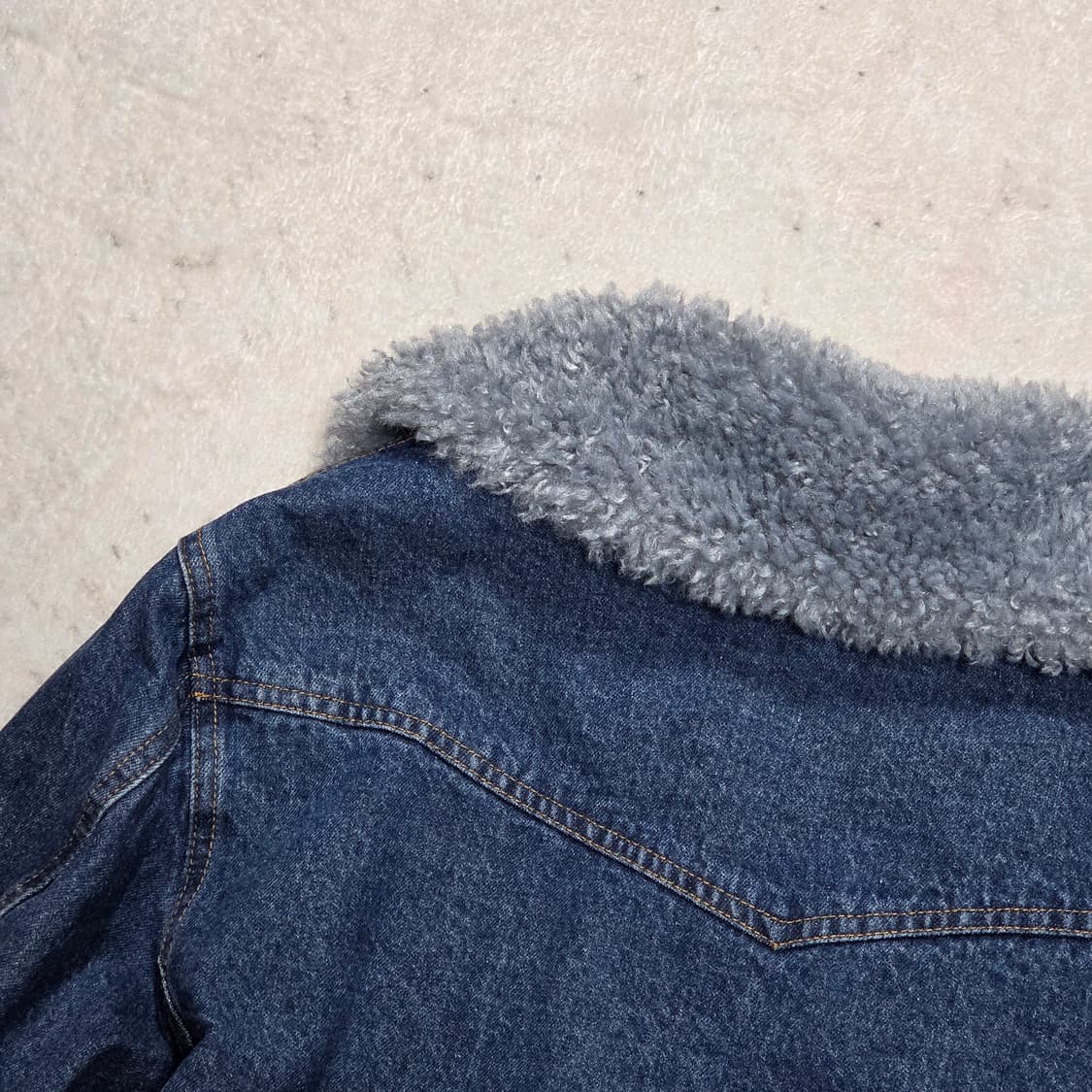 스카이 블루 데님 뽀글이 무스탕 자켓 상품이미지5