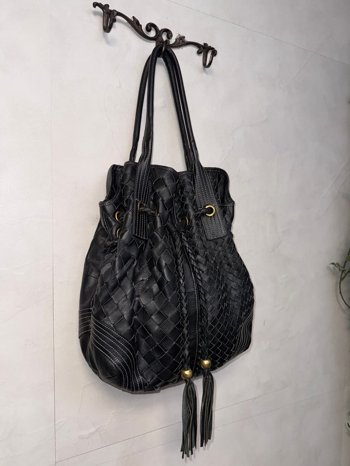 Black diamond twist strap hobo bag 상품이미지2