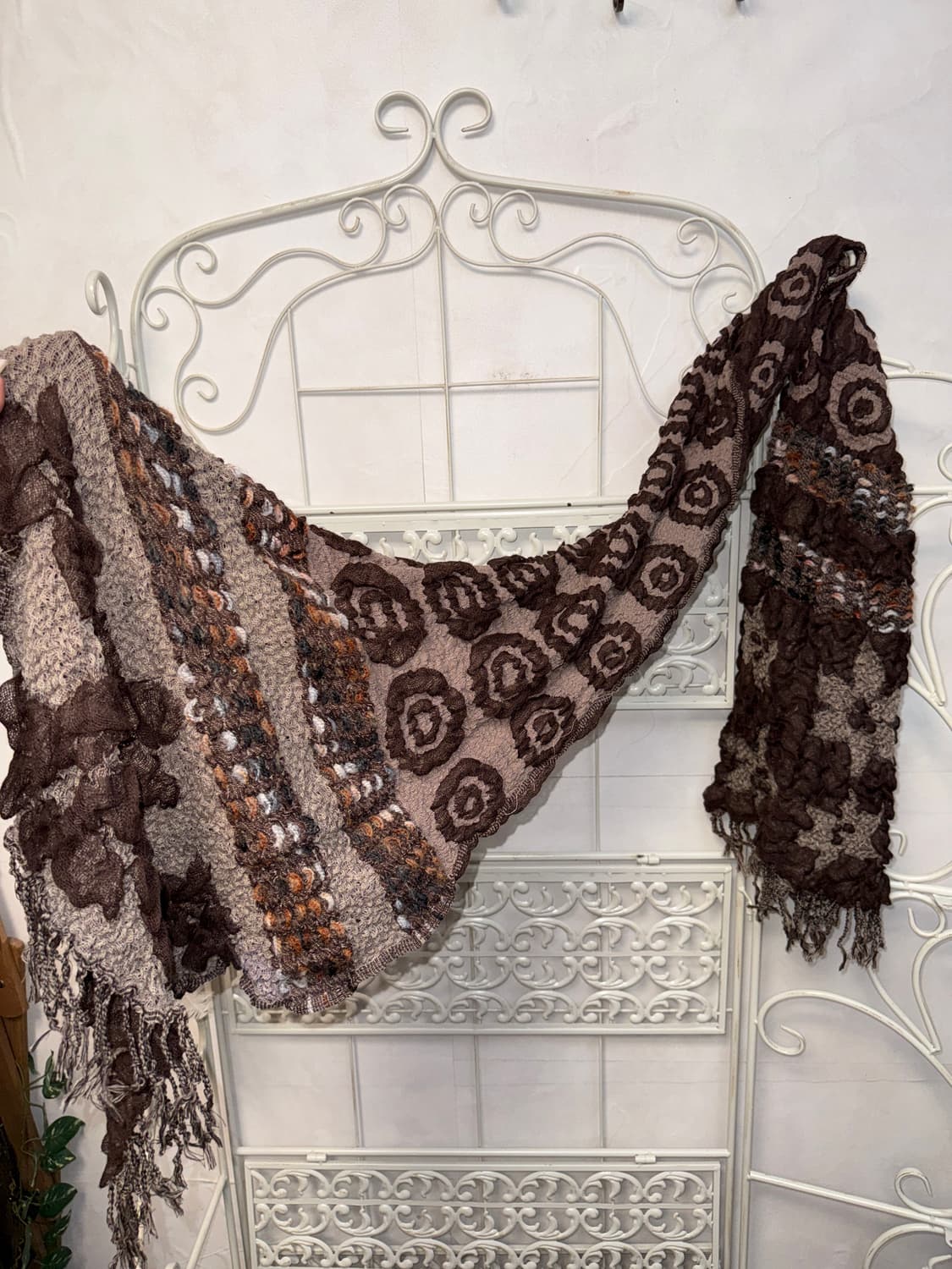 Brown bohemian floral pleats muffler 상품이미지1